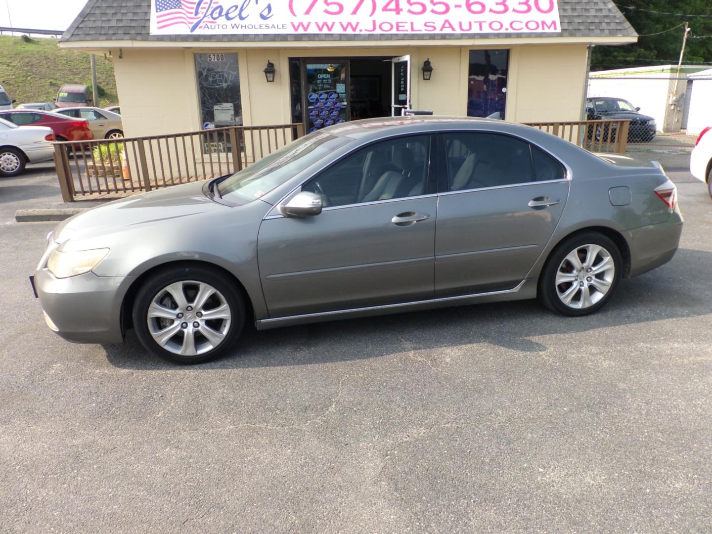 2009 Grey Acura RL CMBS/PAX Package (JH4KB26609C) with an 3.5L V6 SOHC 24V engine, 5-Speed Automatic transmission, located at 5700 Curlew Drive, Norfolk, VA, 23502, (757) 455-6330, 36.841885, -76.209412 - Photo#0