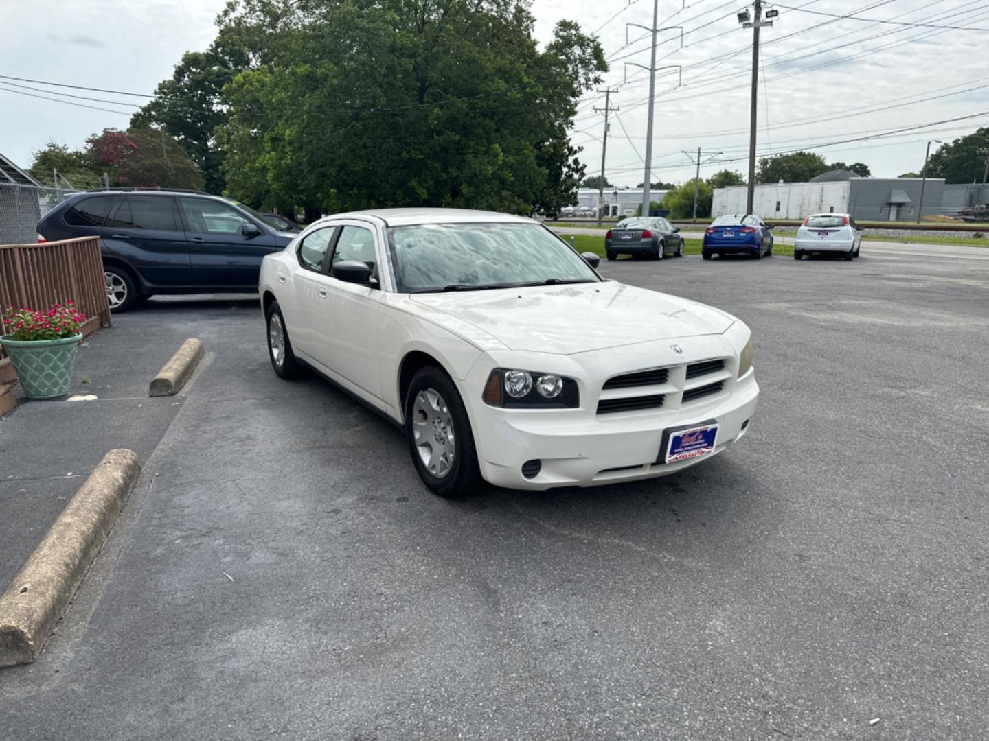 2007 WHITE Dodge Charger SE (2B3KA43R17H) with an 2.7L V6 DOHC 24V engine, 5-Speed Automatic Overdrive transmission, located at 5700 Curlew Drive, Norfolk, VA, 23502, (757) 455-6330, 36.841885, -76.209412 - Photo#5