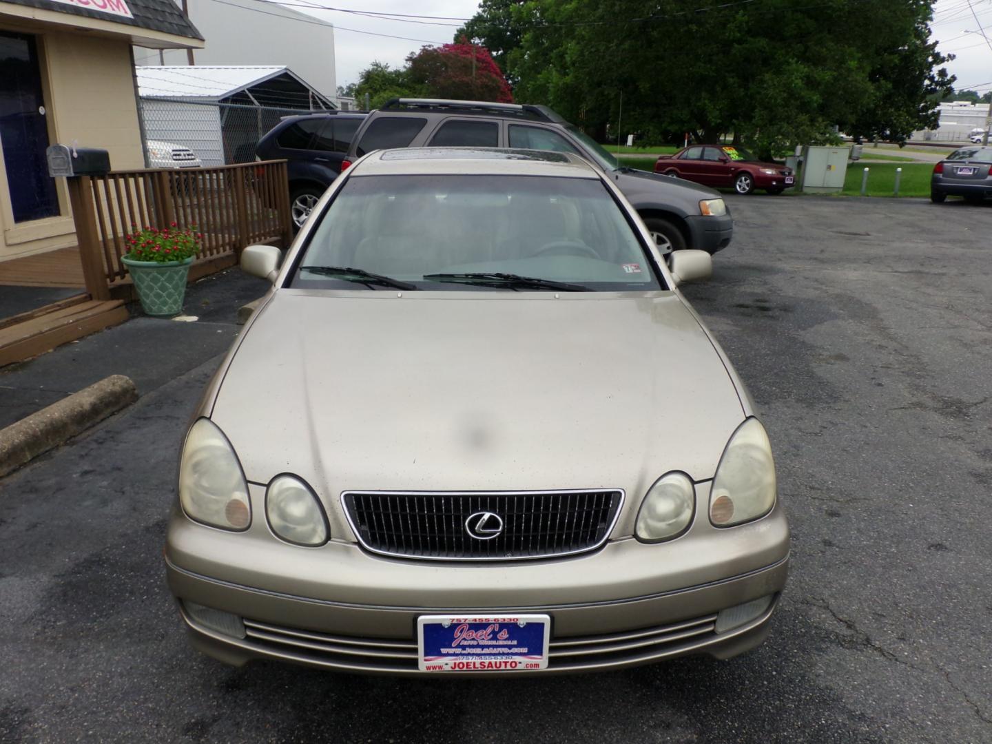 1999 Gold Lexus GS 300/400 GS 300 (JT8BD68SXX0) with an 3.0L L6 DOHC 24V engine, 5-Speed Automatic Overdrive transmission, located at 5700 Curlew Drive, Norfolk, VA, 23502, (757) 455-6330, 36.841885, -76.209412 - Photo#3