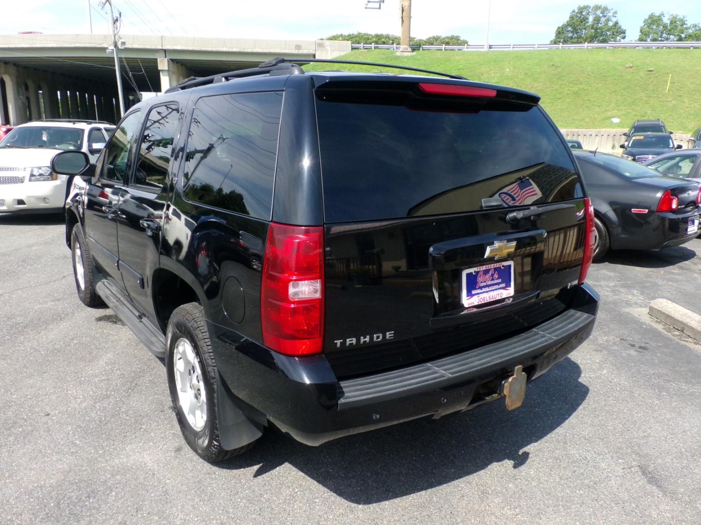 2009 Black Chevrolet Tahoe LT1 4WD (1GNFK23059R) with an 5.3L V8 OHV 16V FFV engine, 4-Speed Automatic Overdrive transmission, located at 5700 Curlew Drive, Norfolk, VA, 23502, (757) 455-6330, 36.841885, -76.209412 - Photo#13