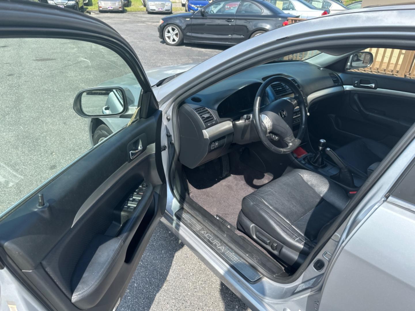 2004 Silver Acura TSX 6-speed MT with Navigation System (JH4CL95954C) with an 2.4L L4 DOHC 16V engine, 6-Speed Manual Overdrive transmission, located at 5700 Curlew Drive, Norfolk, VA, 23502, (757) 455-6330, 36.841885, -76.209412 - Photo#8