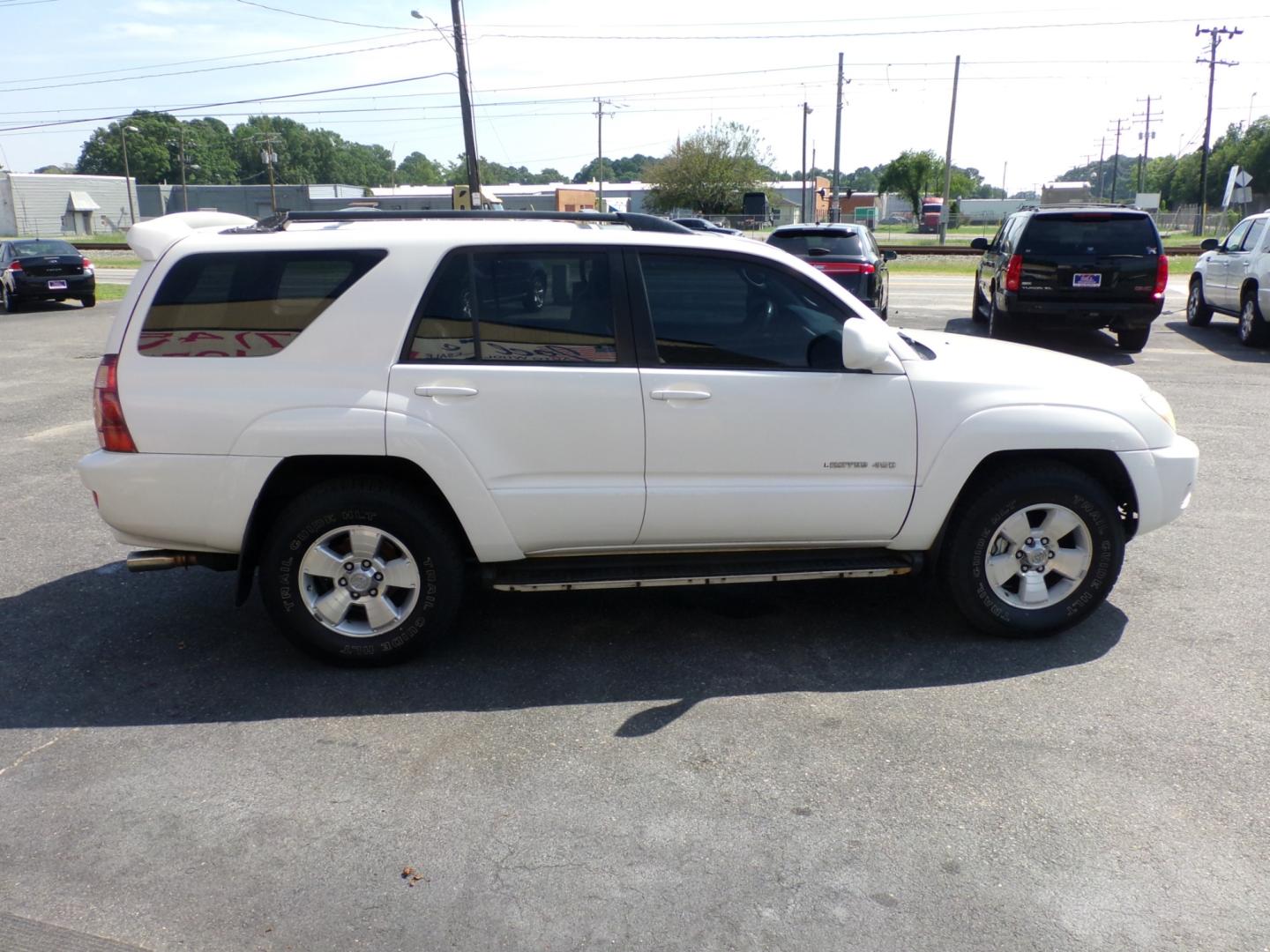 2005 WHITE Toyota 4Runner Limited V8 4WD (JTEBT17R050) with an 4.7L V8 DOHC 32V engine, 5-Speed Automatic Overdrive transmission, located at 5700 Curlew Drive, Norfolk, VA, 23502, (757) 455-6330, 36.841885, -76.209412 - Photo#15