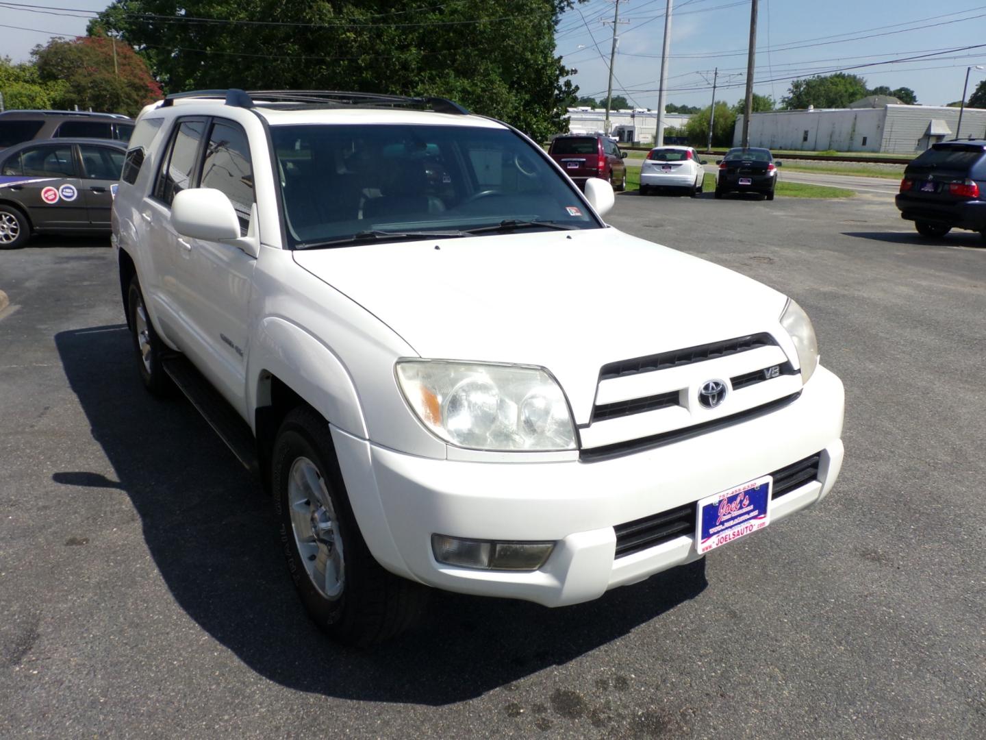 2005 WHITE Toyota 4Runner Limited V8 4WD (JTEBT17R050) with an 4.7L V8 DOHC 32V engine, 5-Speed Automatic Overdrive transmission, located at 5700 Curlew Drive, Norfolk, VA, 23502, (757) 455-6330, 36.841885, -76.209412 - Photo#3