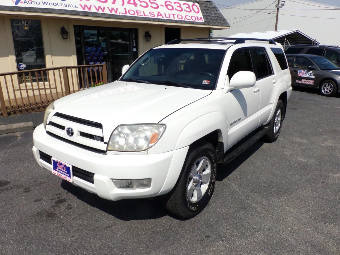 2005 WHITE Toyota 4Runner Limited V8 4WD (JTEBT17R050) with an 4.7L V8 DOHC 32V engine, 5-Speed Automatic Overdrive transmission, located at 5700 Curlew Drive, Norfolk, VA, 23502, (757) 455-6330, 36.841885, -76.209412 - Photo#4