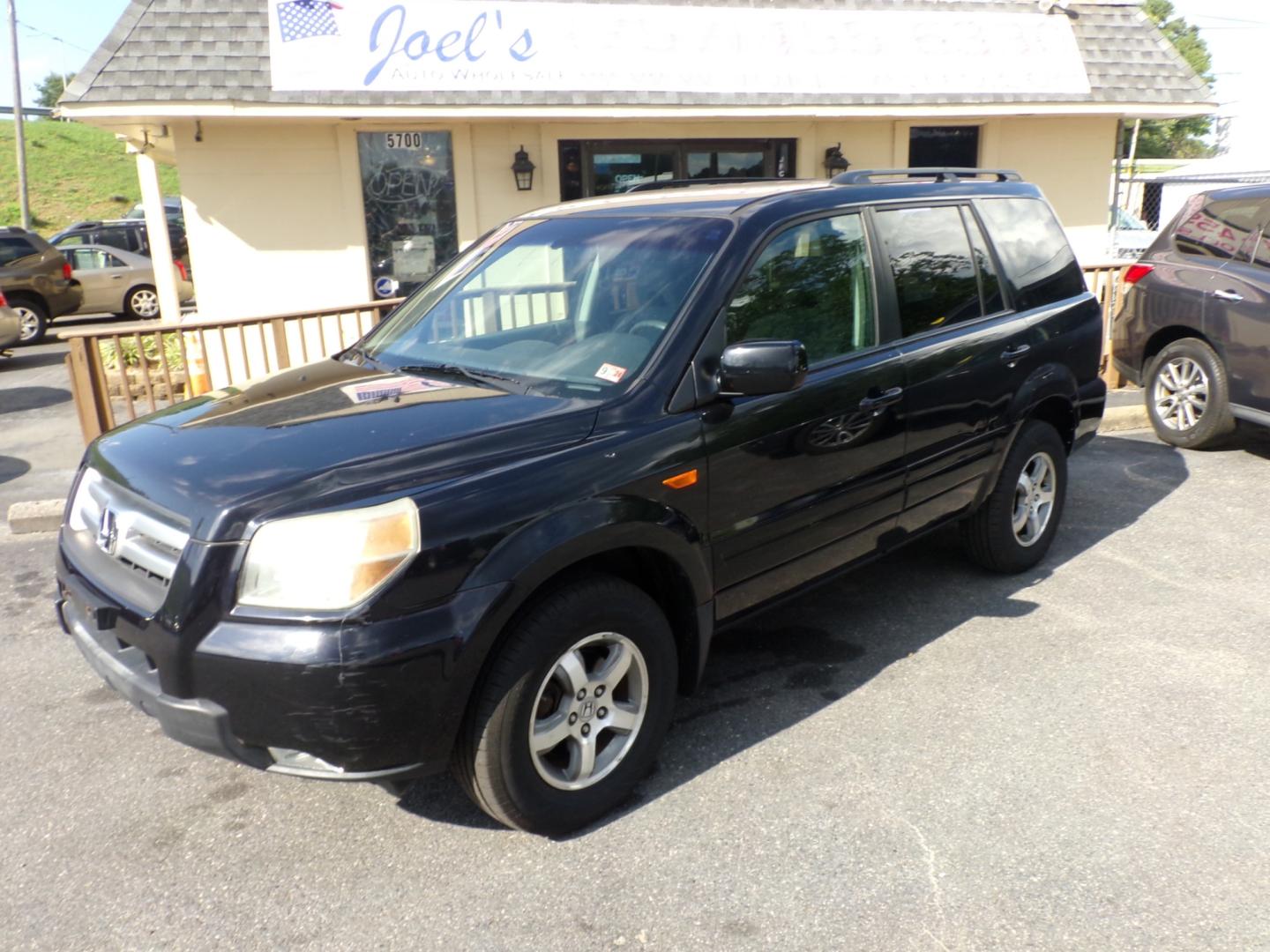 2006 Black Honda Pilot EX (5FNYF28426B) with an 3.5L V6 SOHC 24V engine, 5-Speed Automatic Overdrive transmission, located at 5700 Curlew Drive, Norfolk, VA, 23502, (757) 455-6330, 36.841885, -76.209412 - Photo#0