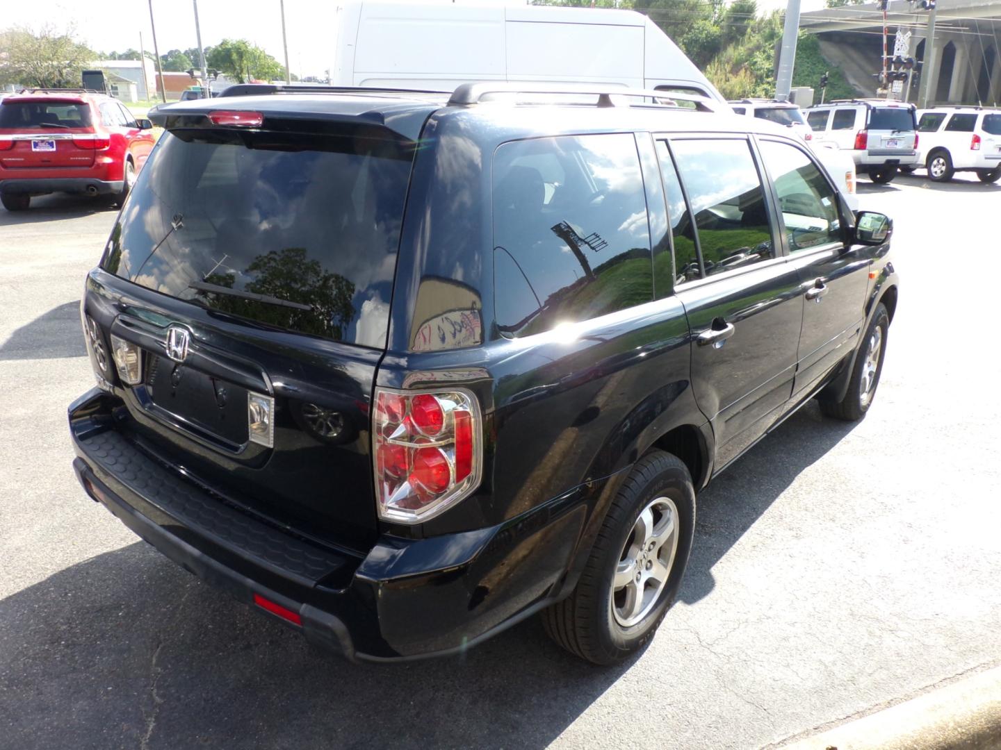 2006 Black Honda Pilot EX (5FNYF28426B) with an 3.5L V6 SOHC 24V engine, 5-Speed Automatic Overdrive transmission, located at 5700 Curlew Drive, Norfolk, VA, 23502, (757) 455-6330, 36.841885, -76.209412 - Photo#14