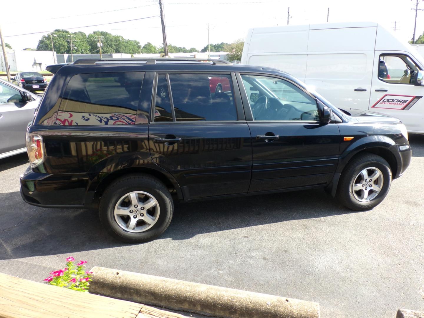 2006 Black Honda Pilot EX (5FNYF28426B) with an 3.5L V6 SOHC 24V engine, 5-Speed Automatic Overdrive transmission, located at 5700 Curlew Drive, Norfolk, VA, 23502, (757) 455-6330, 36.841885, -76.209412 - Photo#15