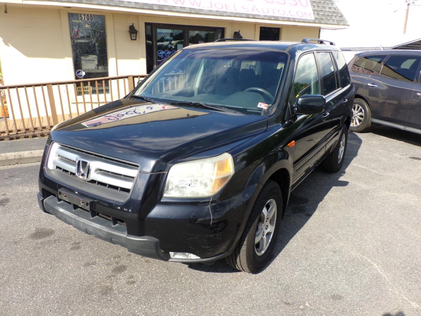 2006 Black Honda Pilot EX (5FNYF28426B) with an 3.5L V6 SOHC 24V engine, 5-Speed Automatic Overdrive transmission, located at 5700 Curlew Drive, Norfolk, VA, 23502, (757) 455-6330, 36.841885, -76.209412 - Photo#4