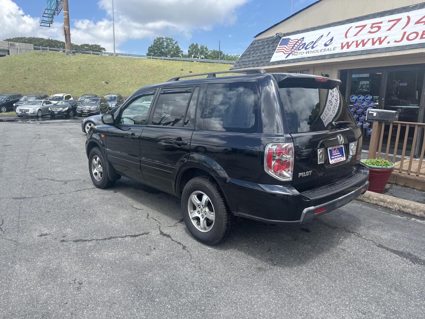 2006 Black Honda Pilot EX (5FNYF28426B) with an 3.5L V6 SOHC 24V engine, 5-Speed Automatic Overdrive transmission, located at 5700 Curlew Drive, Norfolk, VA, 23502, (757) 455-6330, 36.841885, -76.209412 - Photo#1