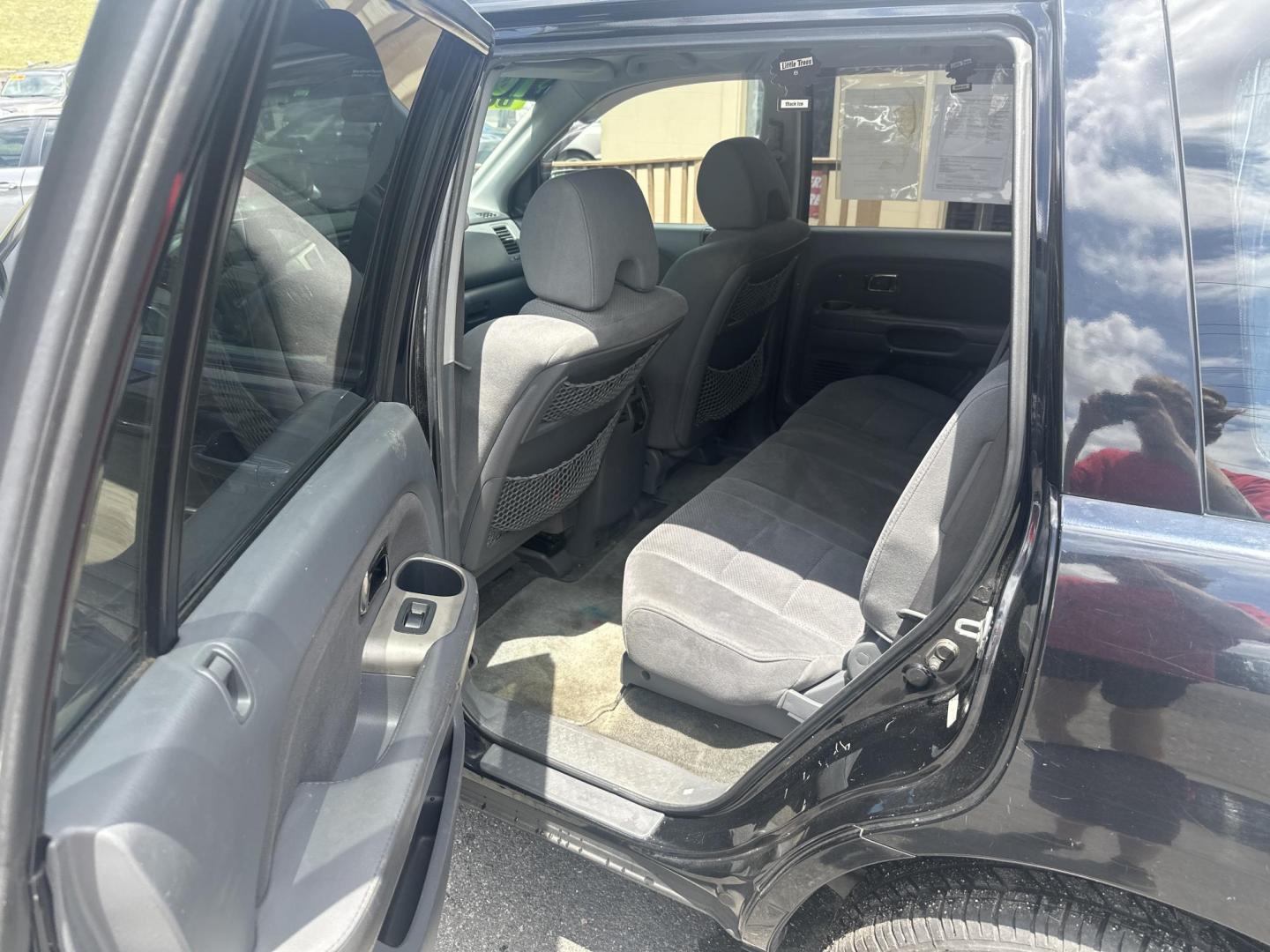 2006 Black Honda Pilot EX (5FNYF28426B) with an 3.5L V6 SOHC 24V engine, 5-Speed Automatic Overdrive transmission, located at 5700 Curlew Drive, Norfolk, VA, 23502, (757) 455-6330, 36.841885, -76.209412 - Photo#7