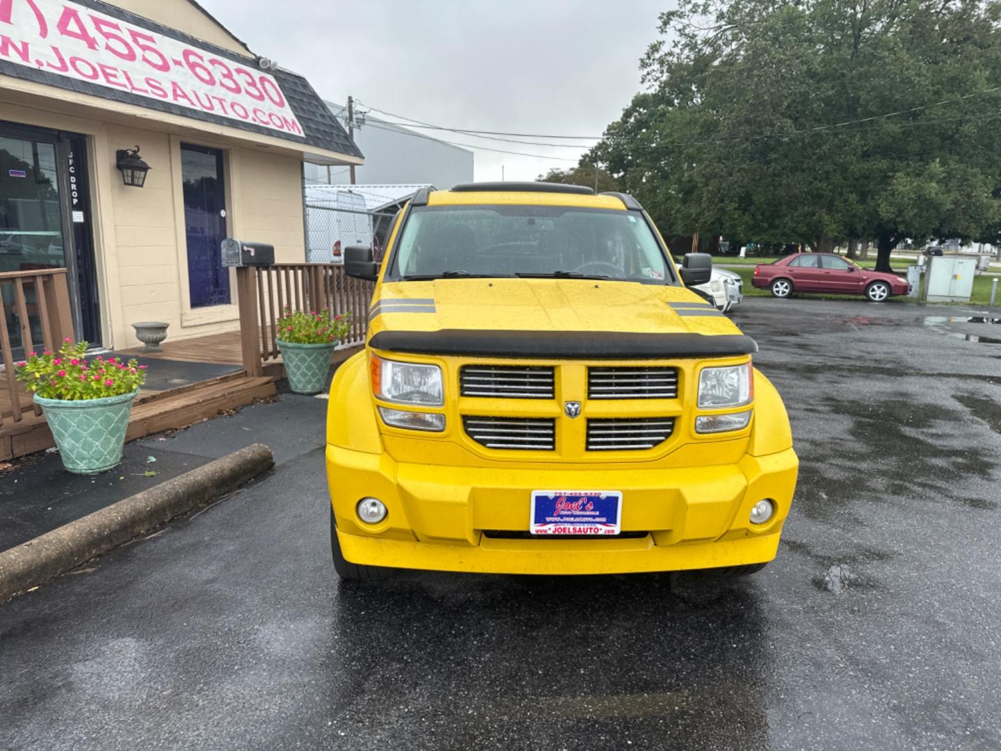 2011 Yellow /black Dodge Nitro Detonator 4WD (1D4PU6GX4BW) with an 4.0L V6 SOHC 24V engine, 5-Speed Automatic transmission, located at 5700 Curlew Drive, Norfolk, VA, 23502, (757) 455-6330, 36.841885, -76.209412 - Photo#6