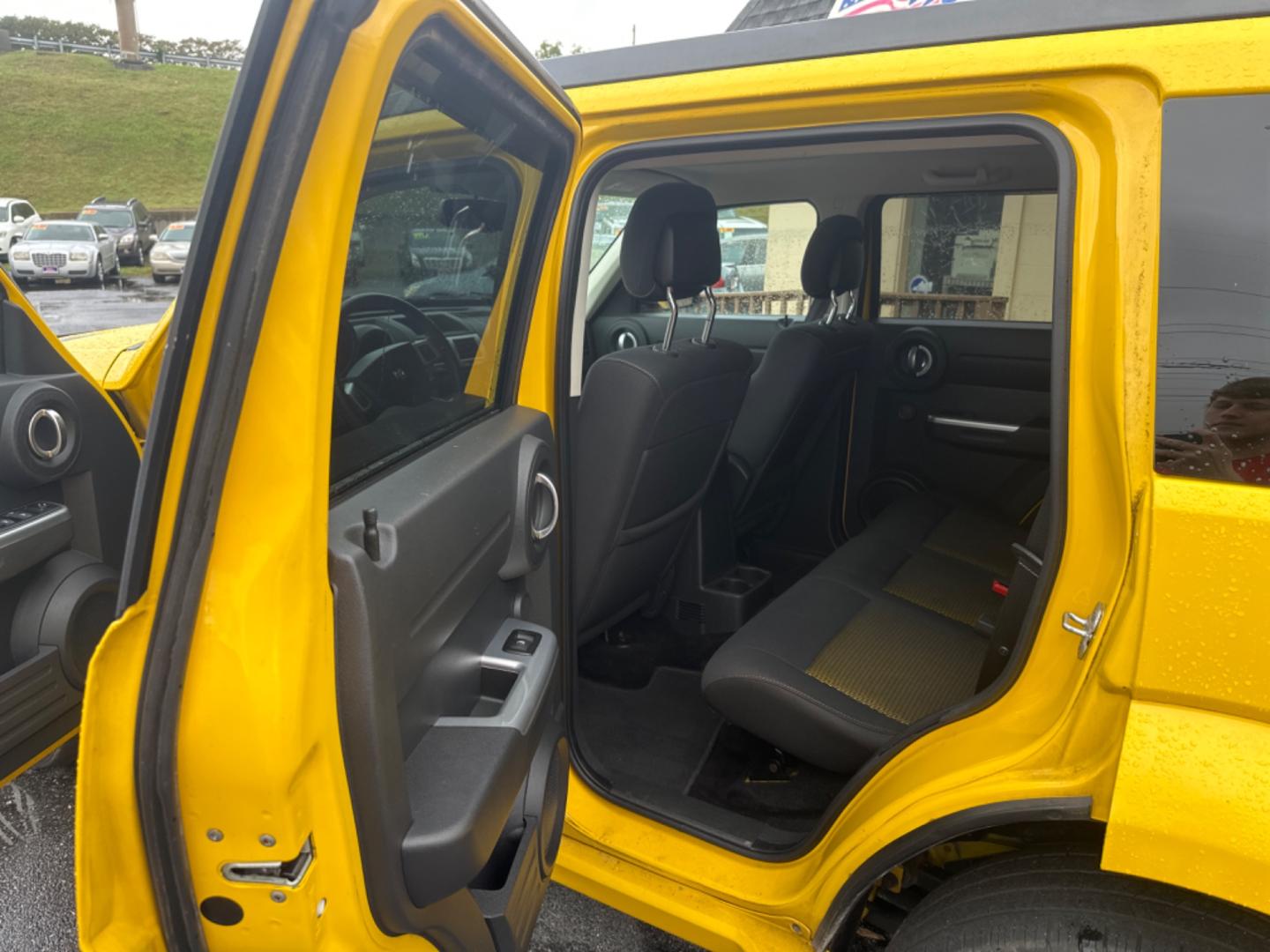 2011 Yellow /black Dodge Nitro Detonator 4WD (1D4PU6GX4BW) with an 4.0L V6 SOHC 24V engine, 5-Speed Automatic transmission, located at 5700 Curlew Drive, Norfolk, VA, 23502, (757) 455-6330, 36.841885, -76.209412 - Photo#10