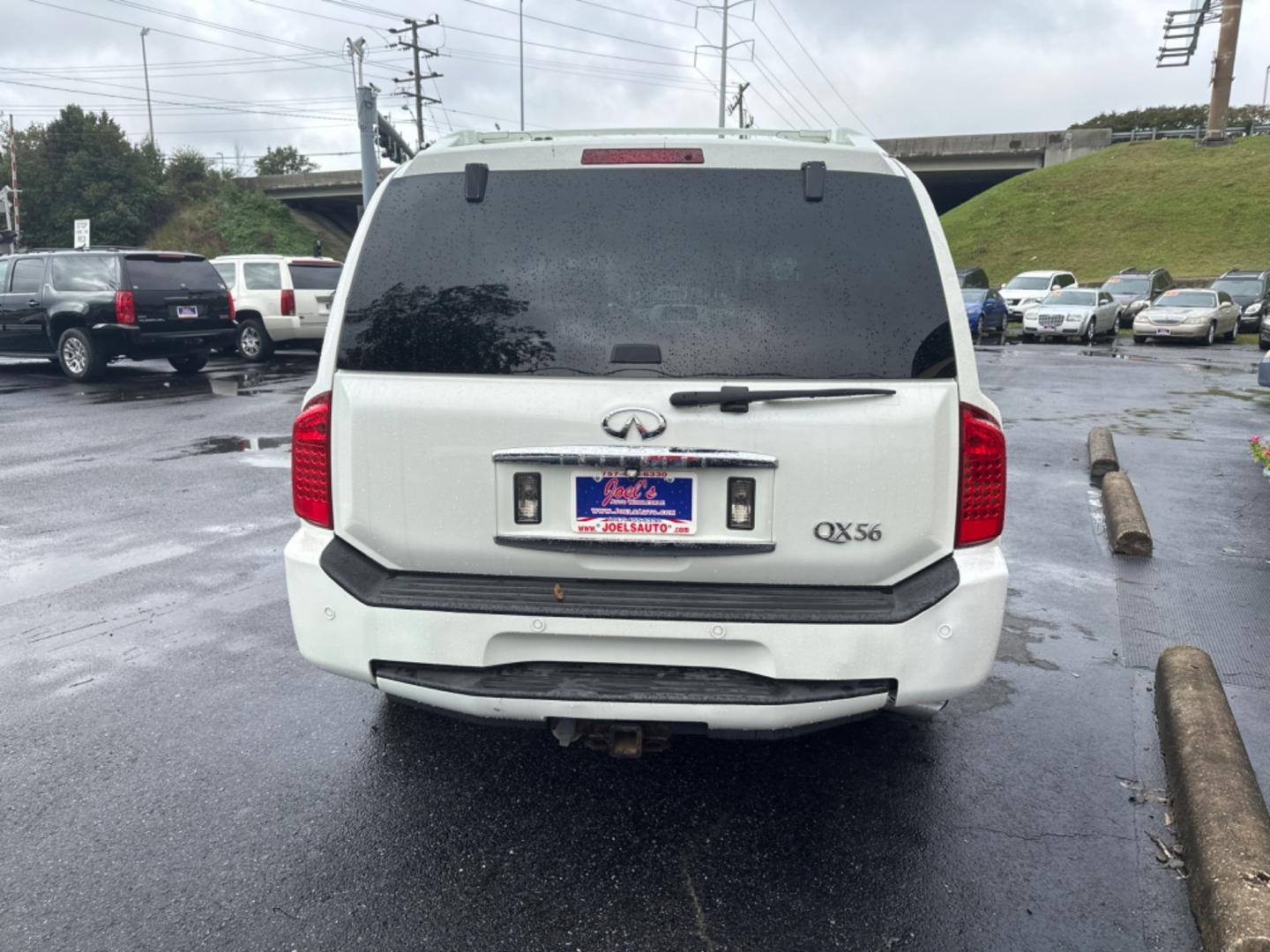 2007 white /black Infiniti QX56 AWD (5N3AA08CX7N) with an 5.6L V8 DOHC 32V engine, 5-Speed Automatic Overdrive transmission, located at 5700 Curlew Drive, Norfolk, VA, 23502, (757) 455-6330, 36.841885, -76.209412 - Photo#3