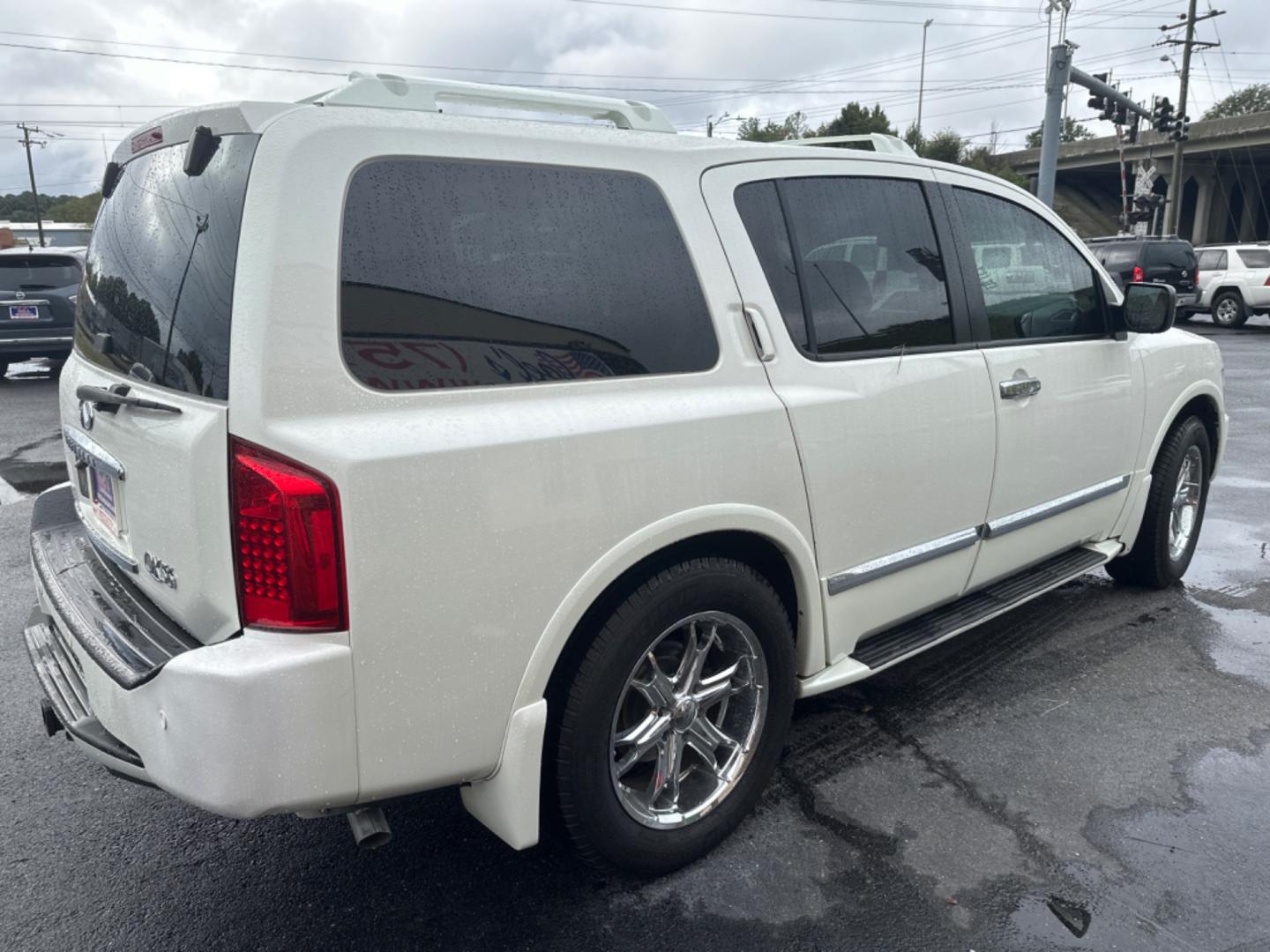 2007 white /black Infiniti QX56 AWD (5N3AA08CX7N) with an 5.6L V8 DOHC 32V engine, 5-Speed Automatic Overdrive transmission, located at 5700 Curlew Drive, Norfolk, VA, 23502, (757) 455-6330, 36.841885, -76.209412 - Photo#4