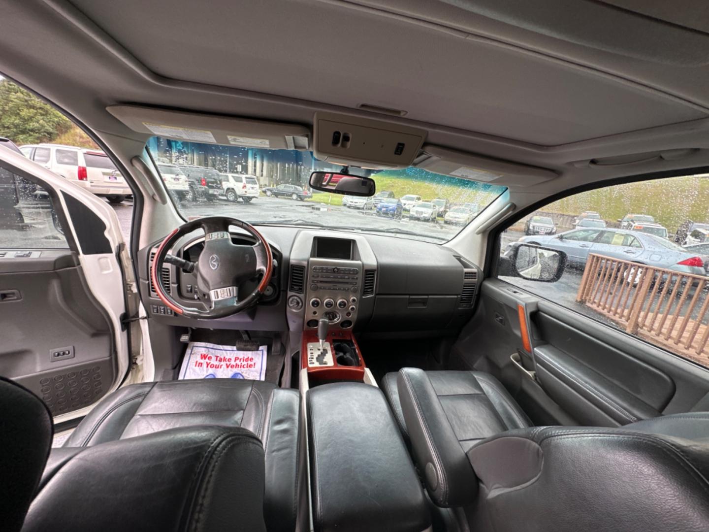 2007 white /black Infiniti QX56 AWD (5N3AA08CX7N) with an 5.6L V8 DOHC 32V engine, 5-Speed Automatic Overdrive transmission, located at 5700 Curlew Drive, Norfolk, VA, 23502, (757) 455-6330, 36.841885, -76.209412 - Photo#7