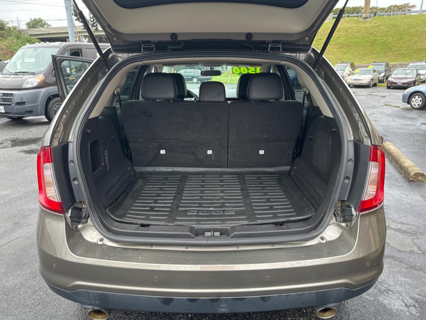 2013 olive green Ford Edge Limited FWD (2FMDK3KC2DB) with an 3.5L V6 DOHC 24V engine, 6-Speed Automatic transmission, located at 5700 Curlew Drive, Norfolk, VA, 23502, (757) 455-6330, 36.841885, -76.209412 - Photo#9