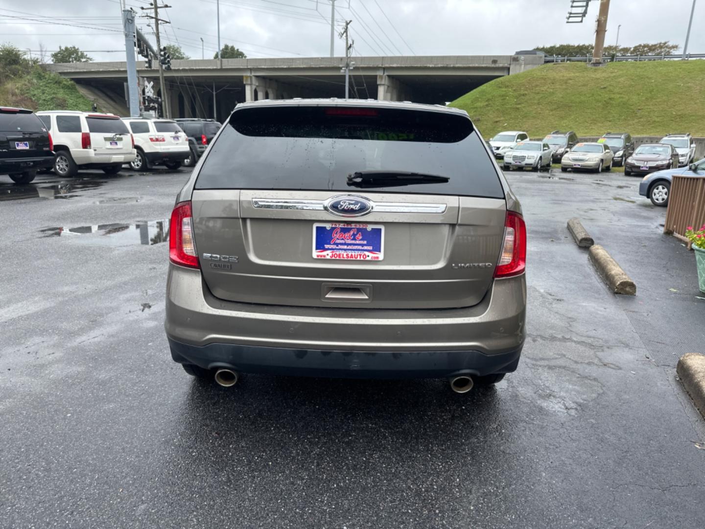 2013 olive green Ford Edge Limited FWD (2FMDK3KC2DB) with an 3.5L V6 DOHC 24V engine, 6-Speed Automatic transmission, located at 5700 Curlew Drive, Norfolk, VA, 23502, (757) 455-6330, 36.841885, -76.209412 - Photo#2