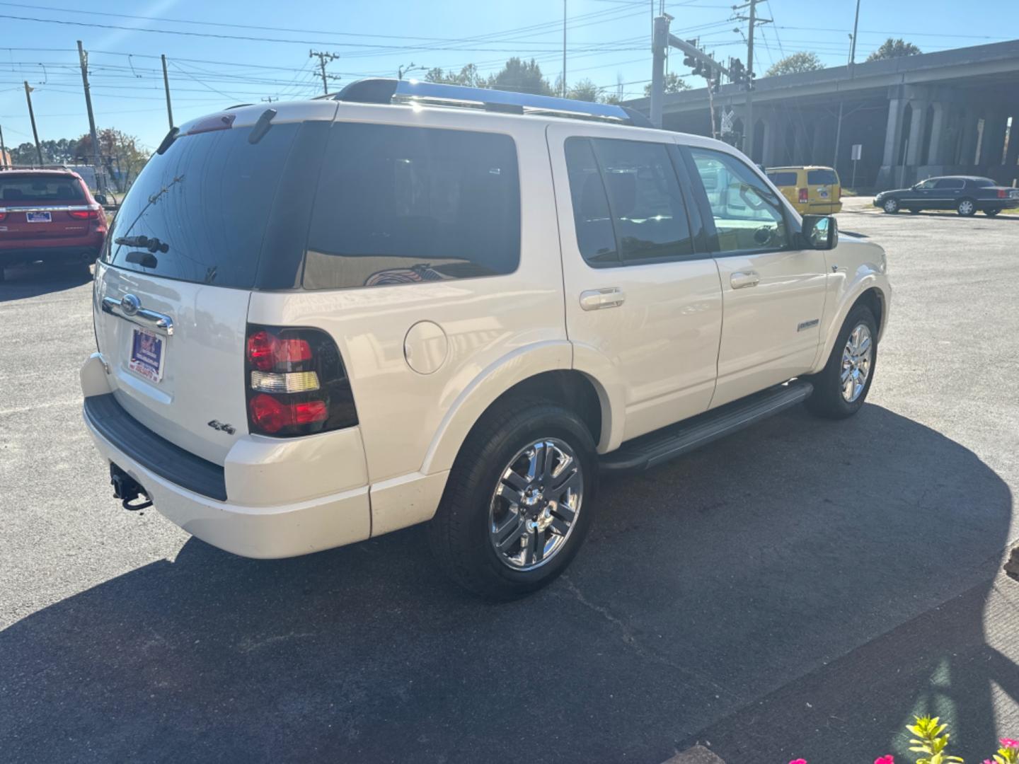 2008 white Ford Explorer Limited 4.6L 4WD (1FMEU75898U) with an 4.6L V8 SOHC 16V engine, 6-Speed Automatic Overdrive transmission, located at 5700 Curlew Drive, Norfolk, VA, 23502, (757) 455-6330, 36.841885, -76.209412 - Photo#5