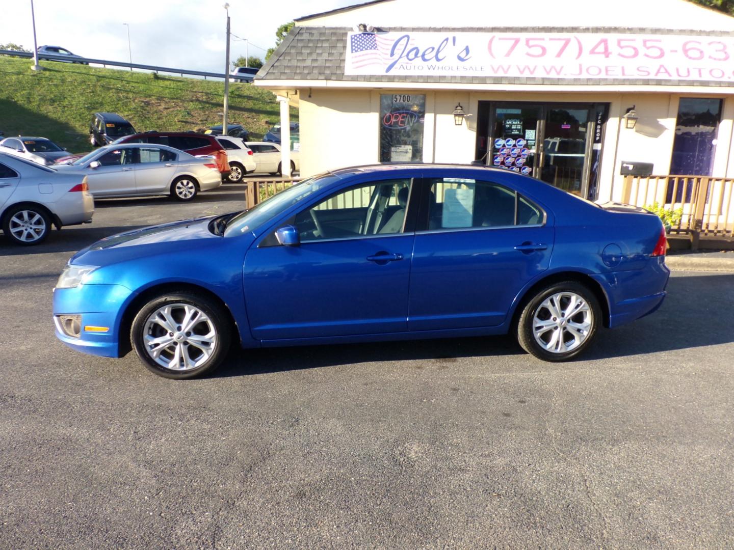 2012 Blue Ford Fusion SE (3FAHP0HAXCR) with an 2.5L L4 DOHC 16V engine, located at 5700 Curlew Drive, Norfolk, VA, 23502, (757) 455-6330, 36.841885, -76.209412 - Photo#10