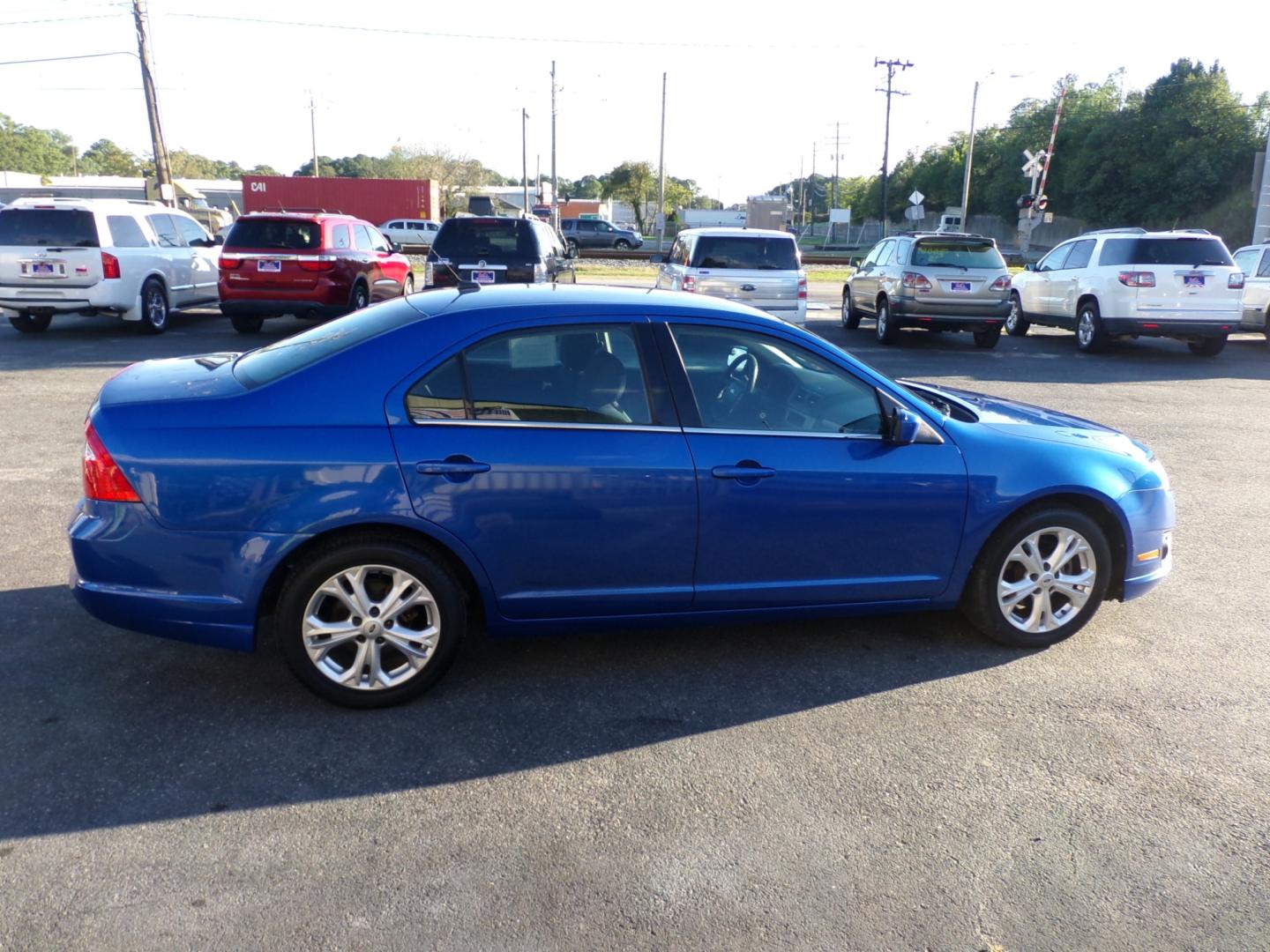 2012 Blue Ford Fusion SE (3FAHP0HAXCR) with an 2.5L L4 DOHC 16V engine, located at 5700 Curlew Drive, Norfolk, VA, 23502, (757) 455-6330, 36.841885, -76.209412 - Photo#15