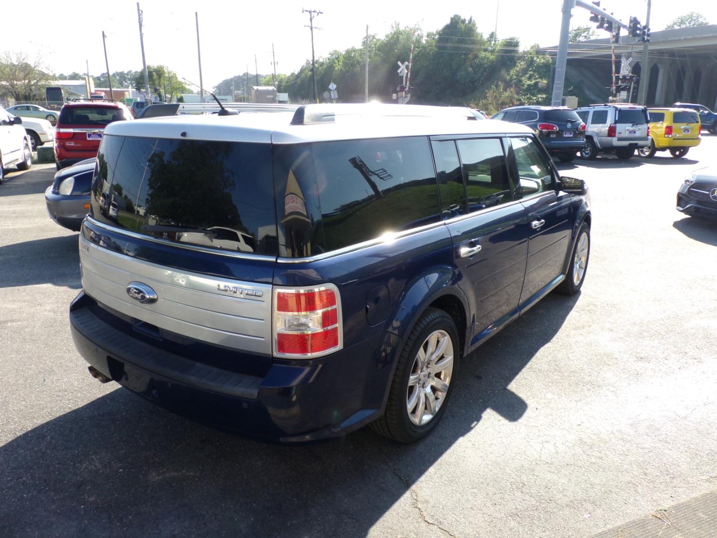 2012 Blue Ford Flex Limited FWD (2FMGK5DC9CB) with an 3.5L V6 DOHC 24V engine, 6-Speed Automatic Overdrive transmission, located at 5700 Curlew Drive, Norfolk, VA, 23502, (757) 455-6330, 36.841885, -76.209412 - Photo#16