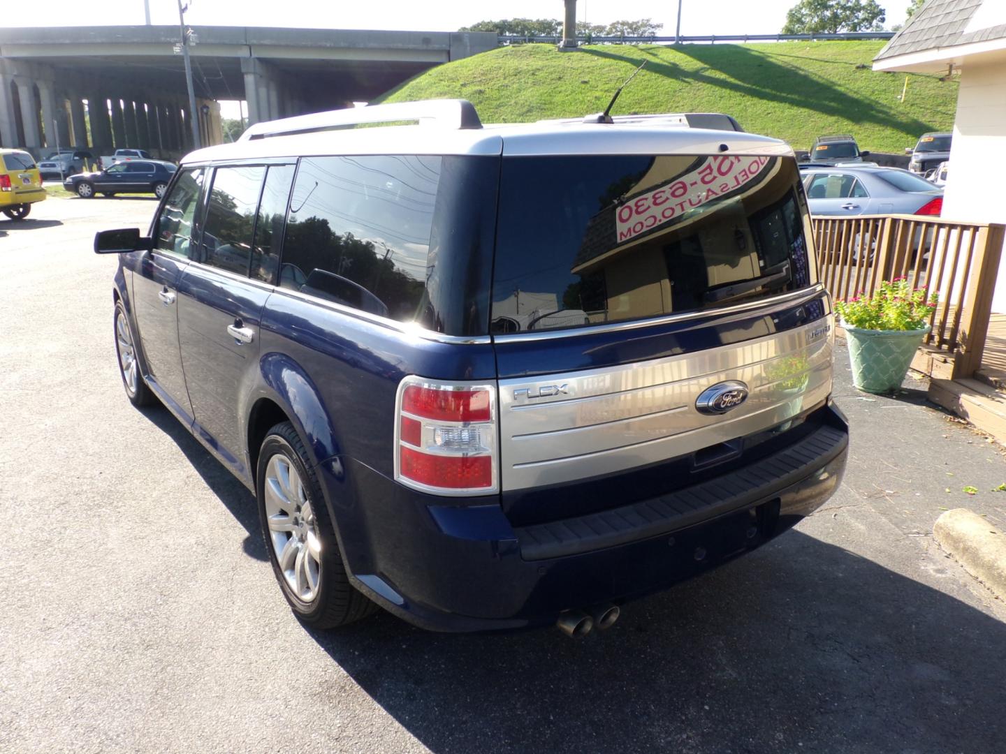 2012 Blue Ford Flex Limited FWD (2FMGK5DC9CB) with an 3.5L V6 DOHC 24V engine, 6-Speed Automatic Overdrive transmission, located at 5700 Curlew Drive, Norfolk, VA, 23502, (757) 455-6330, 36.841885, -76.209412 - Photo#18