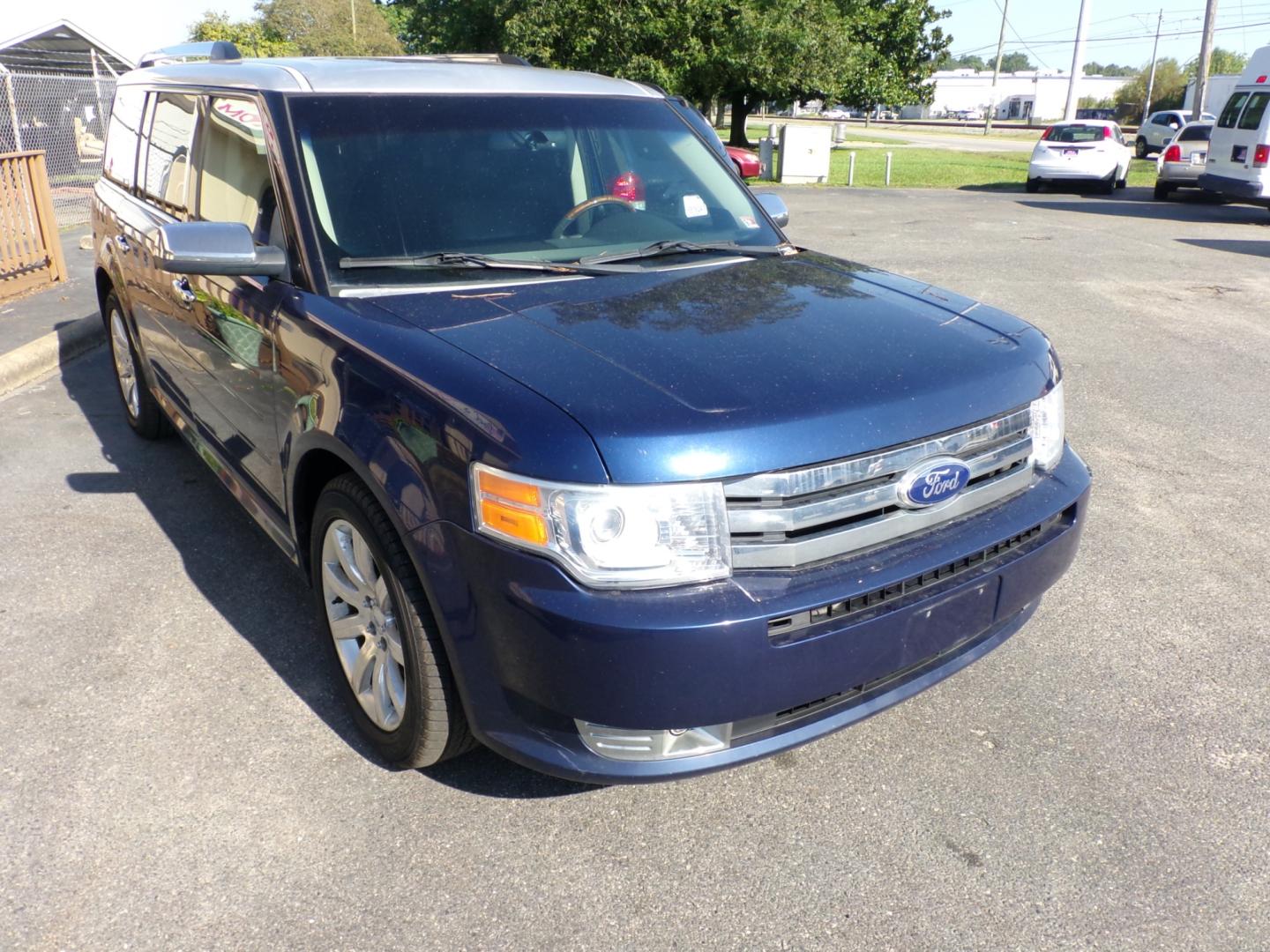 2012 Blue Ford Flex Limited FWD (2FMGK5DC9CB) with an 3.5L V6 DOHC 24V engine, 6-Speed Automatic Overdrive transmission, located at 5700 Curlew Drive, Norfolk, VA, 23502, (757) 455-6330, 36.841885, -76.209412 - Photo#4