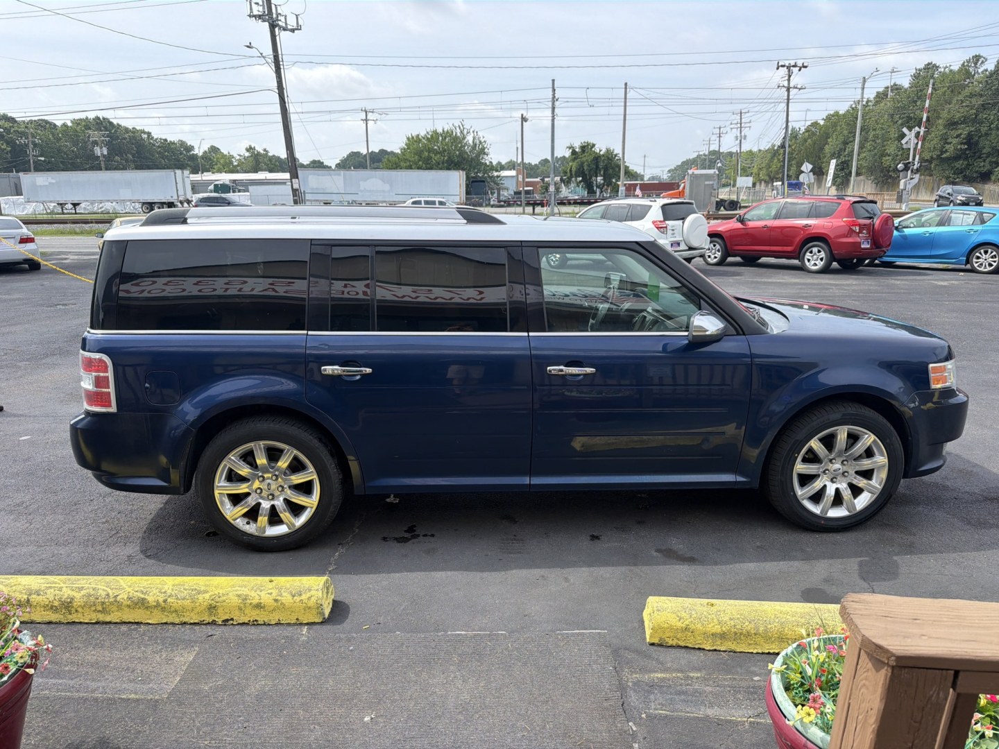 2012 Blue Ford Flex Limited FWD (2FMGK5DC9CB) with an 3.5L V6 DOHC 24V engine, 6-Speed Automatic Overdrive transmission, located at 5700 Curlew Drive, Norfolk, VA, 23502, (757) 455-6330, 36.841885, -76.209412- Photo#3