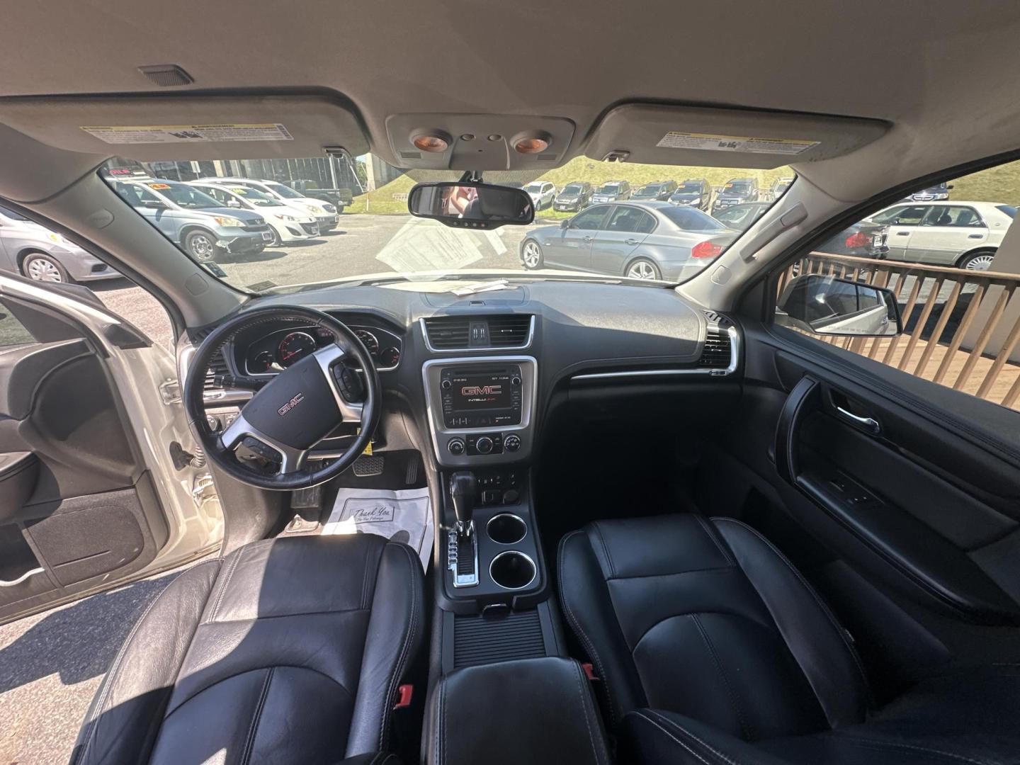 2015 white GMC Acadia SLE-2 FWD (1GKKRPKDXFJ) with an 3.6L V6 DOHC 24V engine, 6-Speed Automatic transmission, located at 5700 Curlew Drive, Norfolk, VA, 23502, (757) 455-6330, 36.841885, -76.209412 - Photo#6