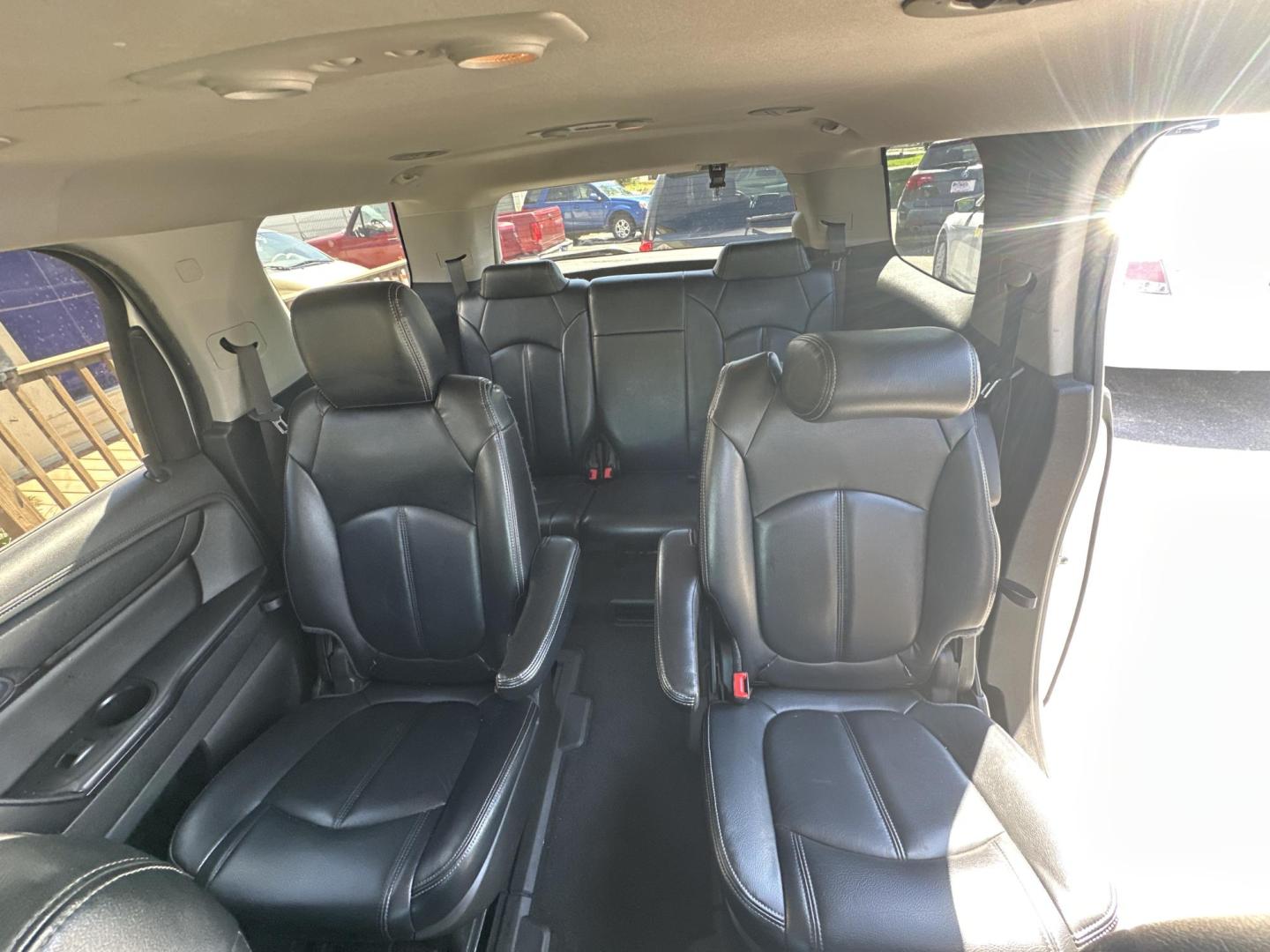 2015 white GMC Acadia SLE-2 FWD (1GKKRPKDXFJ) with an 3.6L V6 DOHC 24V engine, 6-Speed Automatic transmission, located at 5700 Curlew Drive, Norfolk, VA, 23502, (757) 455-6330, 36.841885, -76.209412 - Photo#8