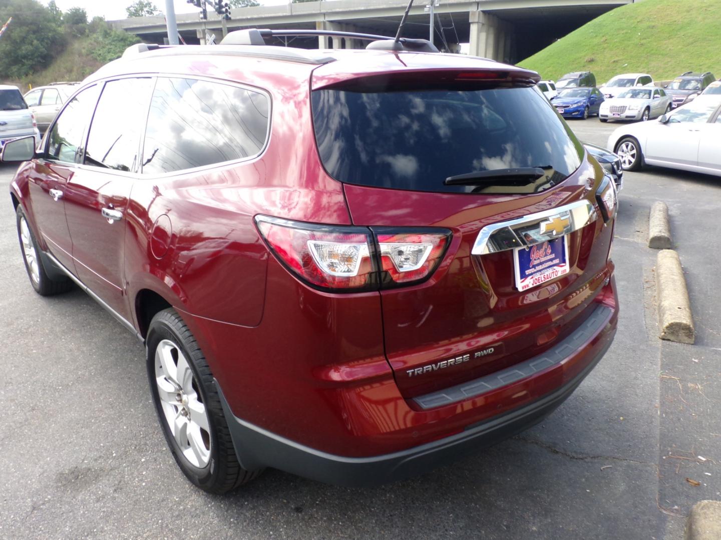 2017 Red Chevrolet Traverse 1LT AWD (1GNKVGKDXHJ) with an 3.6L V6 DOHC 24V engine, 6A transmission, located at 5700 Curlew Drive, Norfolk, VA, 23502, (757) 455-6330, 36.841885, -76.209412 - Photo#11