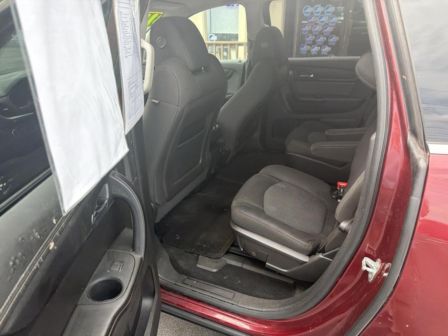 2017 Red Chevrolet Traverse 1LT AWD (1GNKVGKDXHJ) with an 3.6L V6 DOHC 24V engine, 6A transmission, located at 5700 Curlew Drive, Norfolk, VA, 23502, (757) 455-6330, 36.841885, -76.209412 - Photo#7