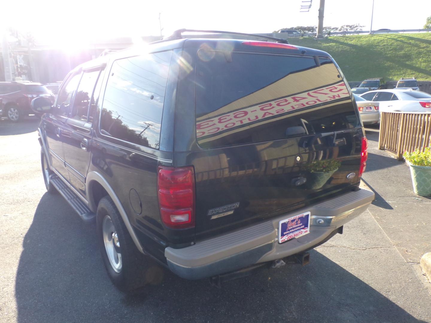 1997 Black Ford Expedition Eddie Bauer 4WD (1FMFU18L3VL) with an 5.4L V8 SOHC 16V engine, 4-Speed Automatic Overdrive transmission, located at 5700 Curlew Drive, Norfolk, VA, 23502, (757) 455-6330, 36.841885, -76.209412 - Photo#14