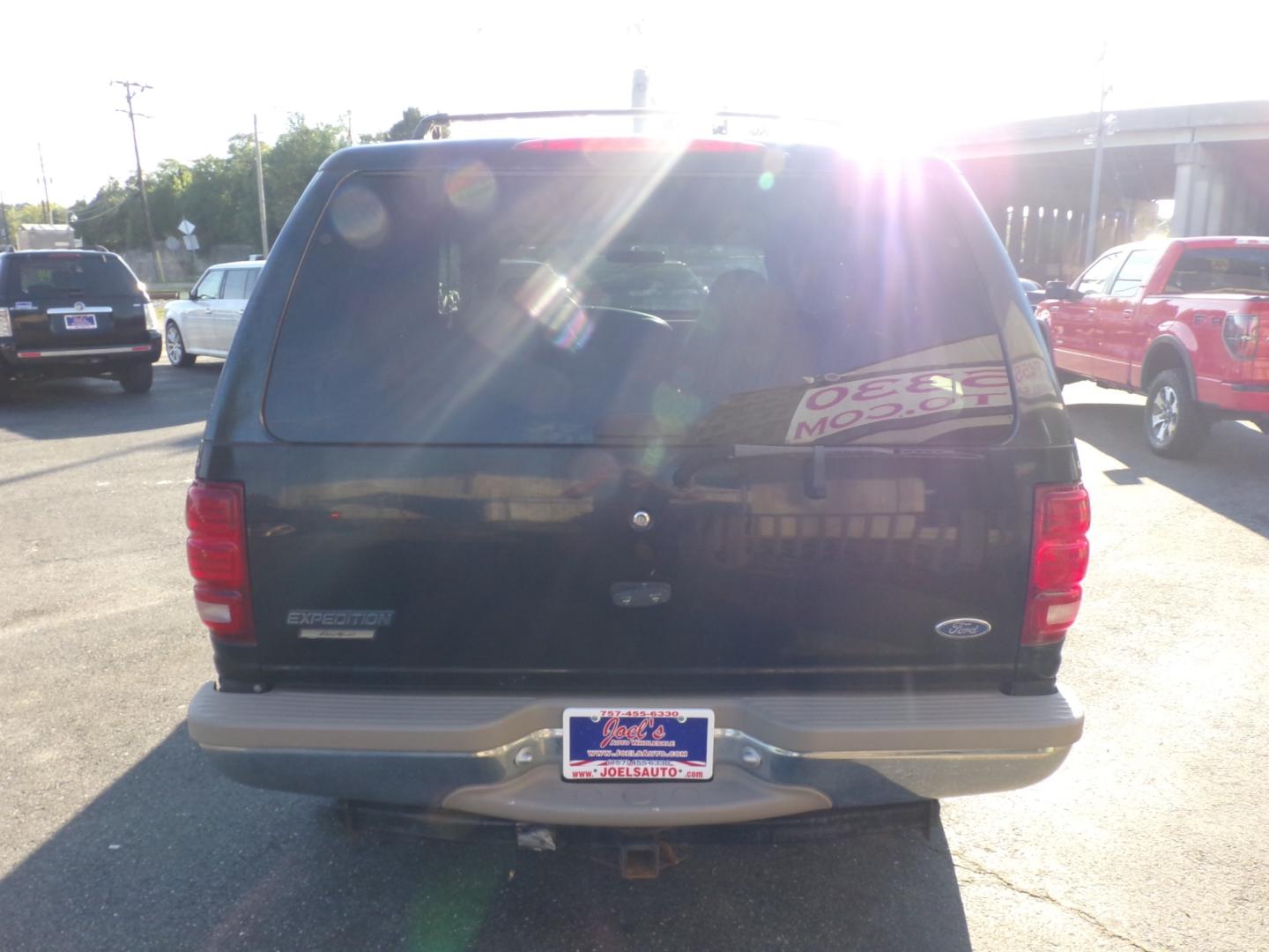 1997 Black Ford Expedition Eddie Bauer 4WD (1FMFU18L3VL) with an 5.4L V8 SOHC 16V engine, 4-Speed Automatic Overdrive transmission, located at 5700 Curlew Drive, Norfolk, VA, 23502, (757) 455-6330, 36.841885, -76.209412 - Photo#15