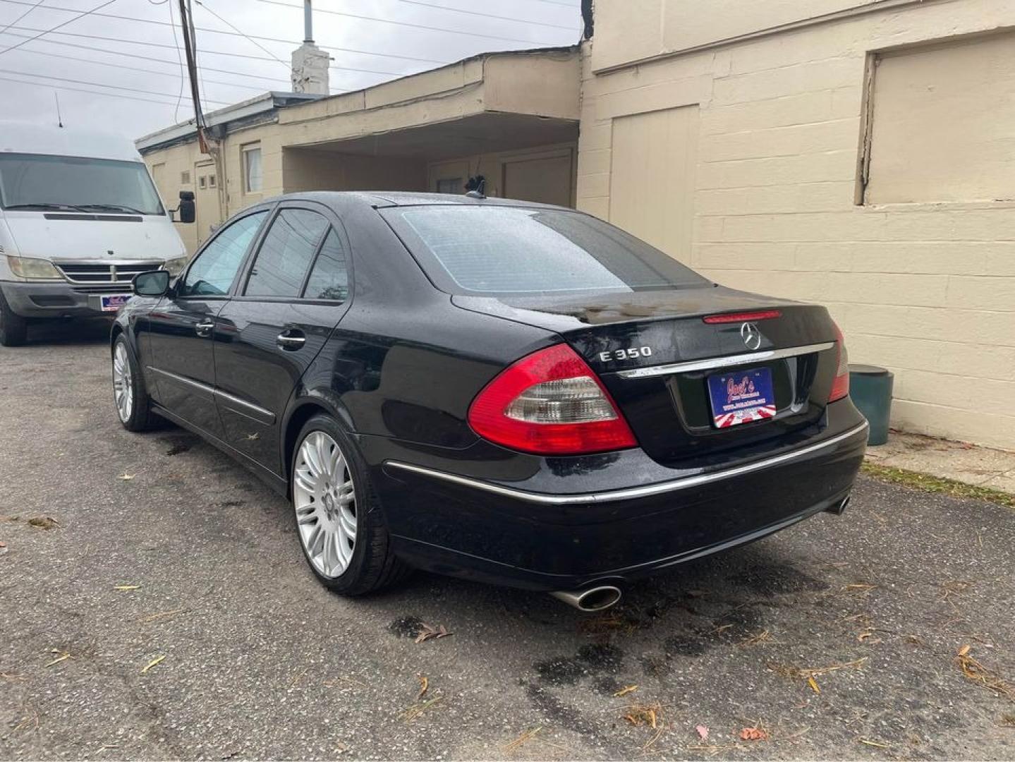 2008 Black /Black Mercedes-Benz E-Class E350 Luxury (WDBUF56X48B) with an 3.5L V6 DOHC 24V engine, Automatic transmission, located at 5700 Curlew Drive, Norfolk, VA, 23502, (757) 455-6330, 36.841885, -76.209412 - Photo#3