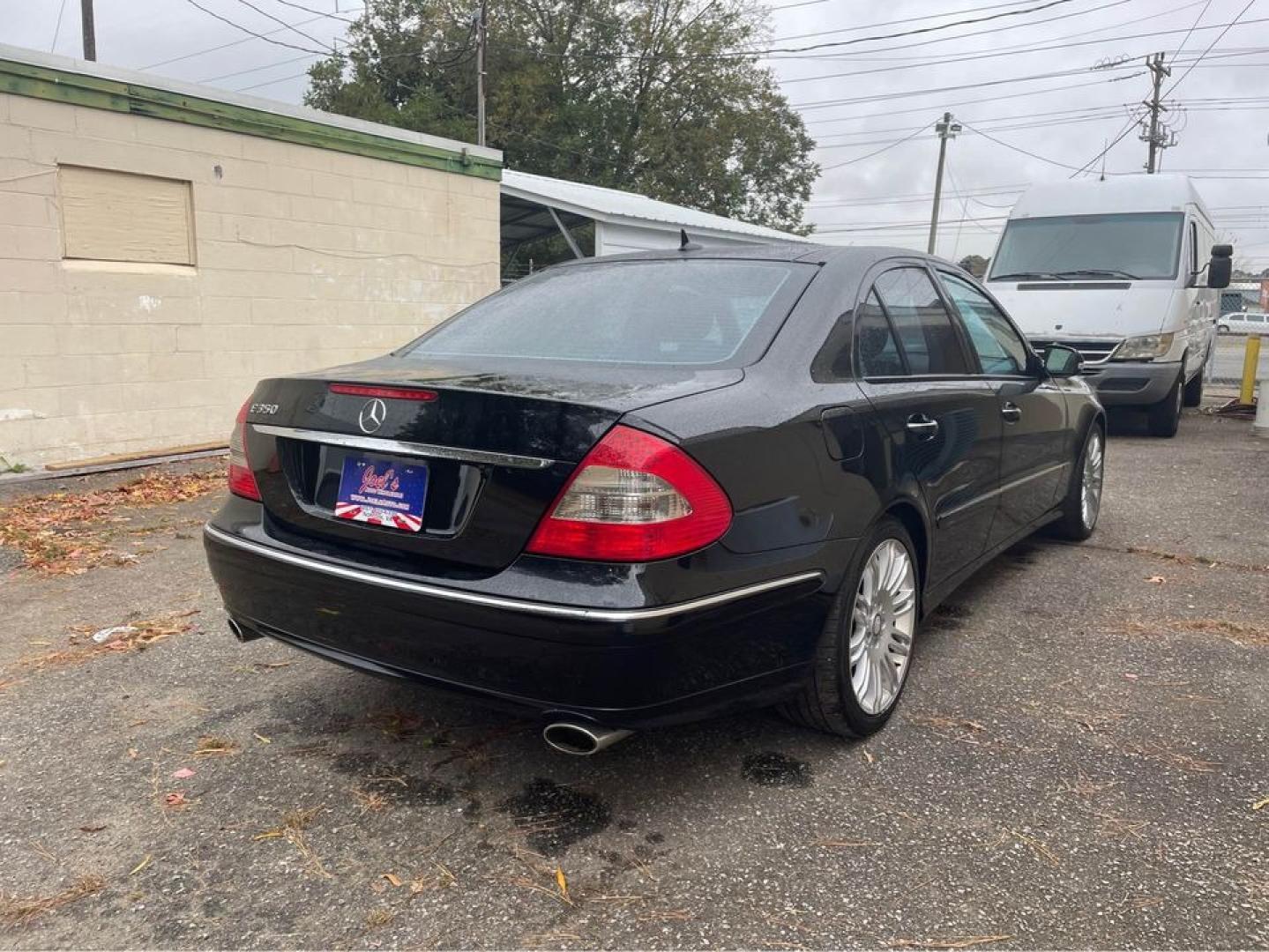 2008 Black /Black Mercedes-Benz E-Class E350 Luxury (WDBUF56X48B) with an 3.5L V6 DOHC 24V engine, Automatic transmission, located at 5700 Curlew Drive, Norfolk, VA, 23502, (757) 455-6330, 36.841885, -76.209412 - Photo#4