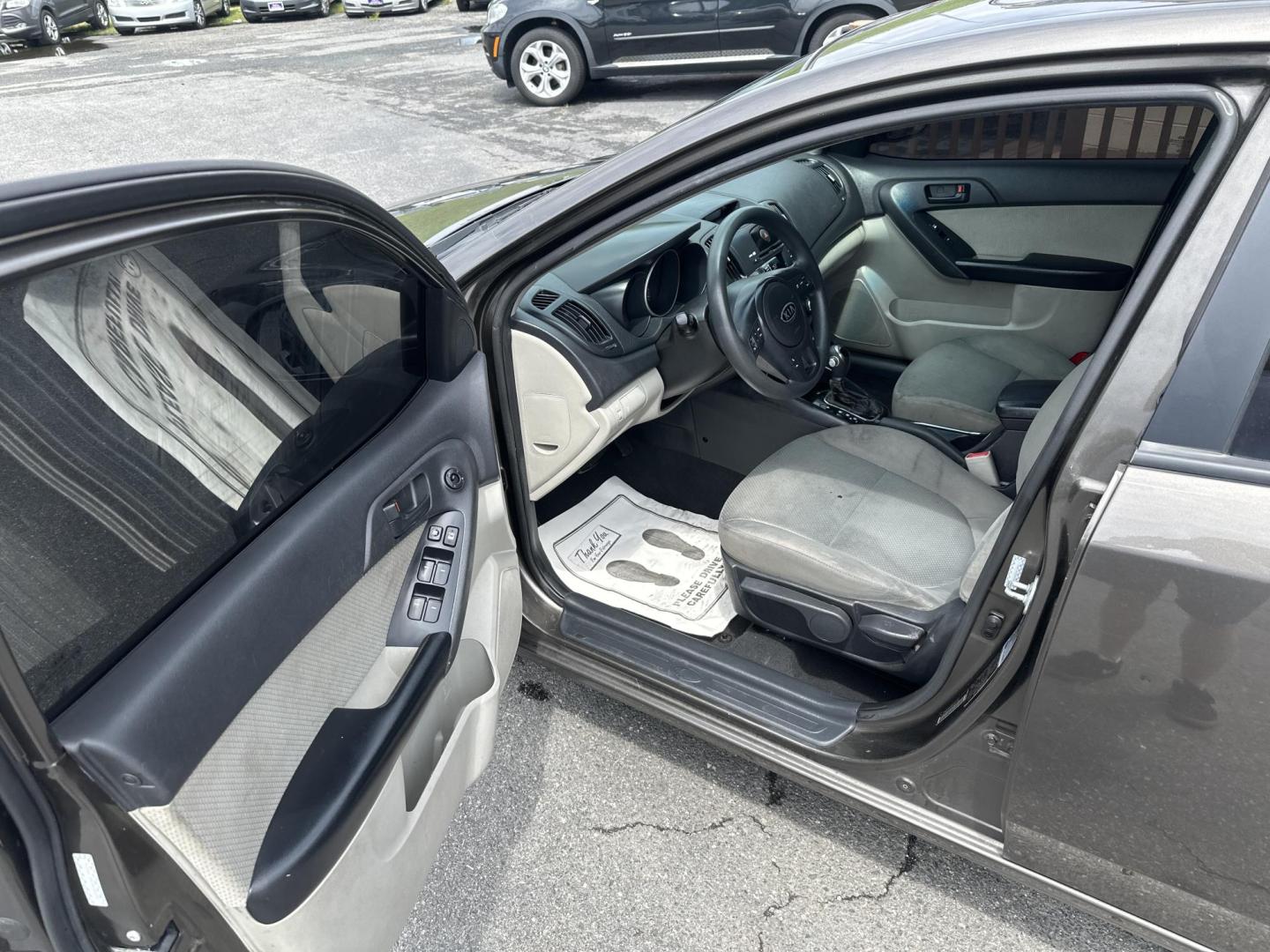 2011 Gray Kia Forte (KNAFU4A28B5) , located at 5700 Curlew Drive, Norfolk, VA, 23502, (757) 455-6330, 36.841885, -76.209412 - Photo#5