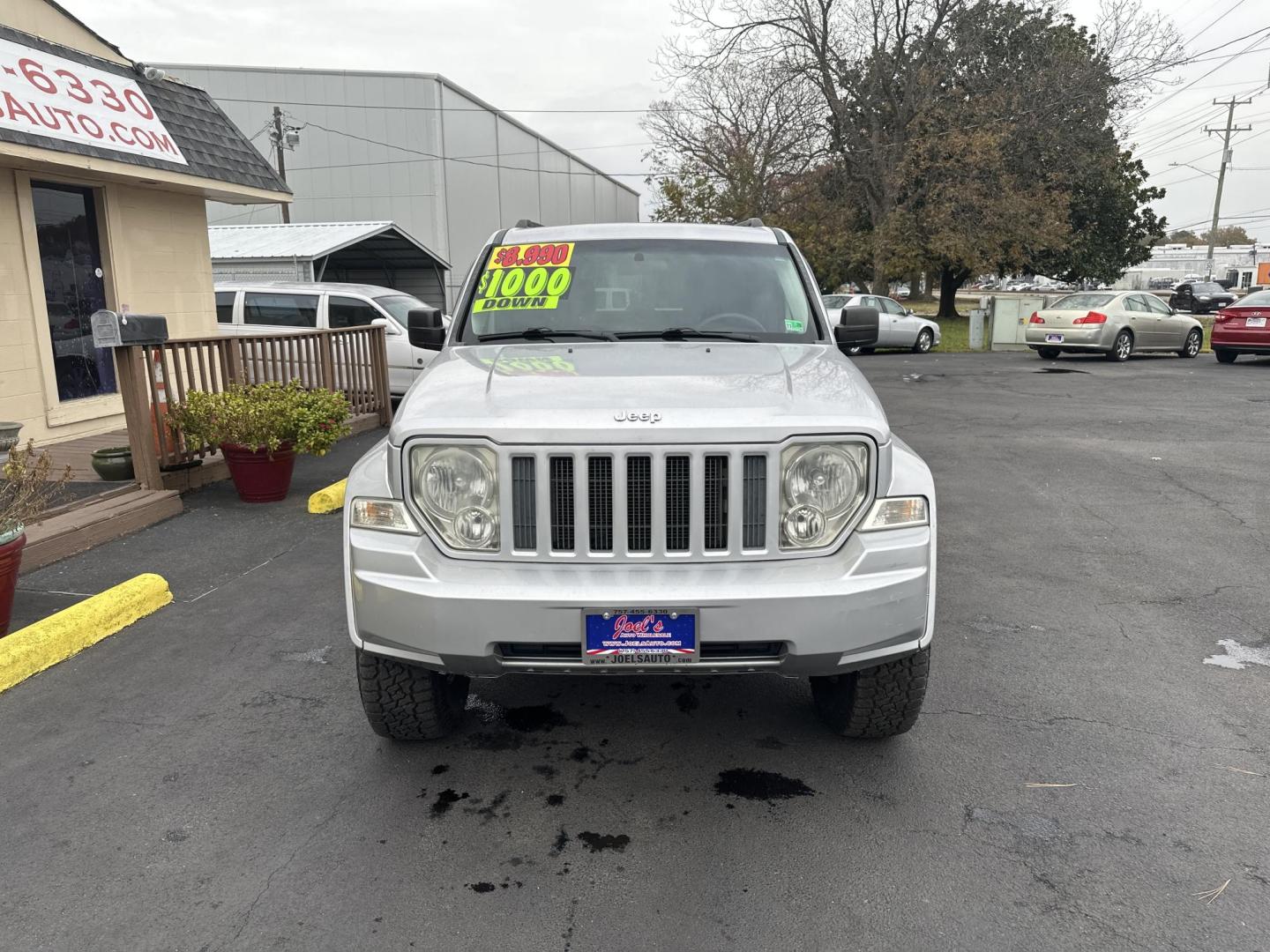 2011 Silver Jeep Liberty (1J4PN2GK1BW) with an 3.7L V6 engine, Automatic transmission, located at 5700 Curlew Drive, Norfolk, VA, 23502, (757) 455-6330, 36.841885, -76.209412 - Photo#5