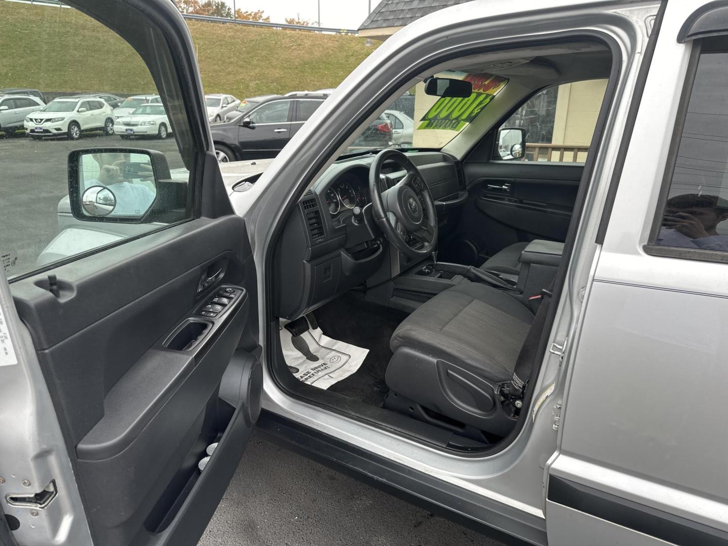 2011 Silver Jeep Liberty (1J4PN2GK1BW) with an 3.7L V6 engine, Automatic transmission, located at 5700 Curlew Drive, Norfolk, VA, 23502, (757) 455-6330, 36.841885, -76.209412 - Photo#7