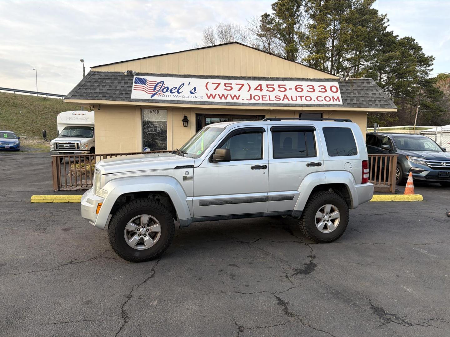 2011 Silver Jeep Liberty (1J4PN2GK1BW) with an 3.7L V6 engine, Automatic transmission, located at 5700 Curlew Drive, Norfolk, VA, 23502, (757) 455-6330, 36.841885, -76.209412 - Photo#0