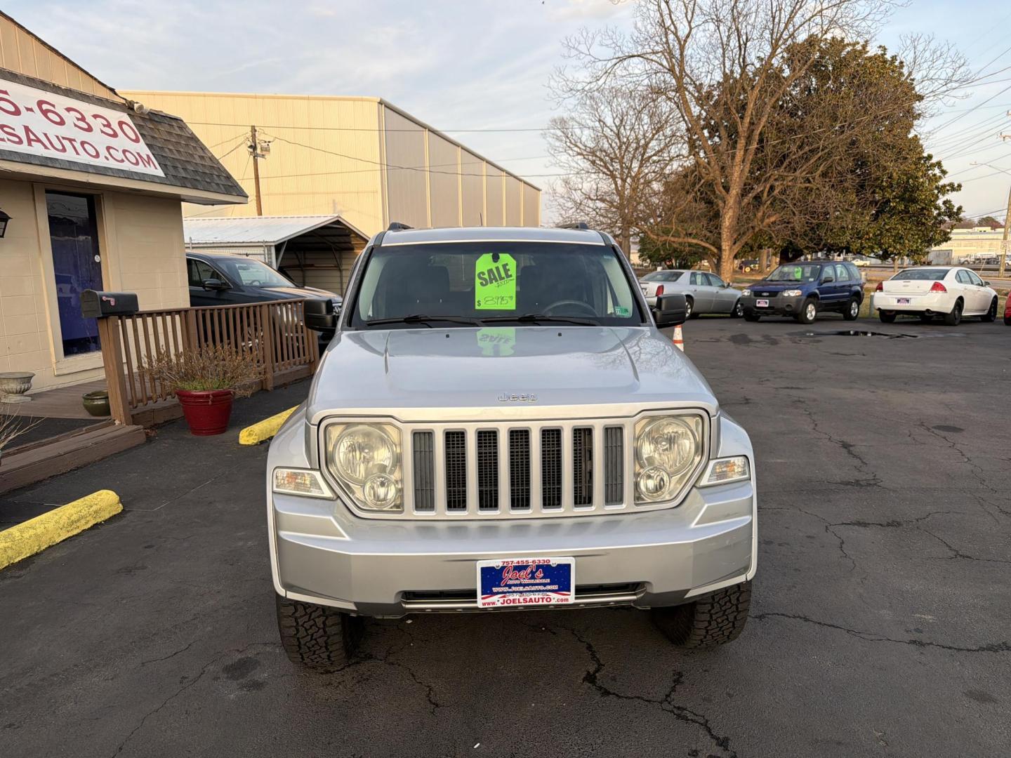 2011 Silver Jeep Liberty (1J4PN2GK1BW) with an 3.7L V6 engine, Automatic transmission, located at 5700 Curlew Drive, Norfolk, VA, 23502, (757) 455-6330, 36.841885, -76.209412 - Photo#4