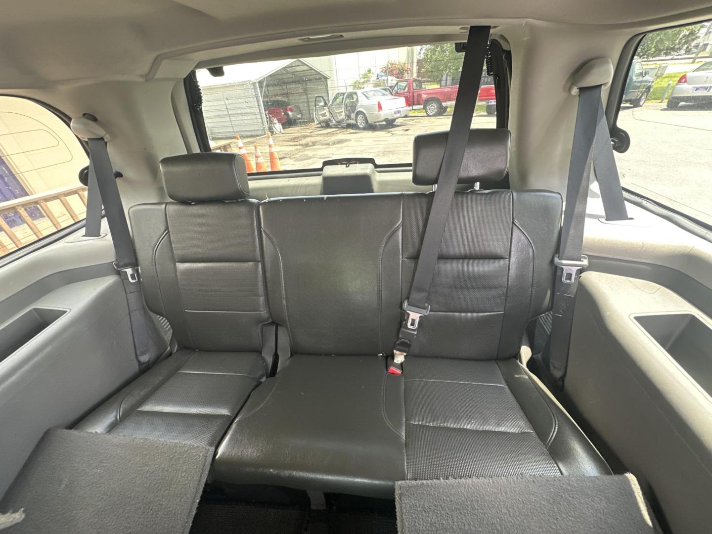2007 Gray Nissan Armada LE 4WD (5N1BA08CX7N) with an 5.6L V8 DOHC 32V FFV engine, 5-Speed Automatic Overdrive transmission, located at 5700 Curlew Drive, Norfolk, VA, 23502, (757) 455-6330, 36.841885, -76.209412 - Photo#11