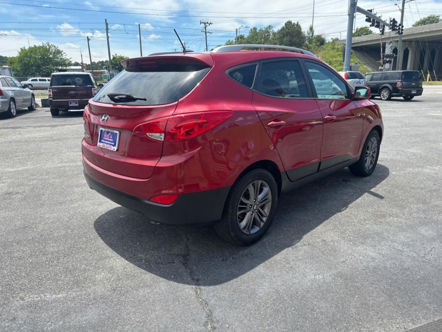 2014 Red Hyundai Tucson (KM8JU3AG9EU) , located at 5700 Curlew Drive, Norfolk, VA, 23502, (757) 455-6330, 36.841885, -76.209412 - Photo#4