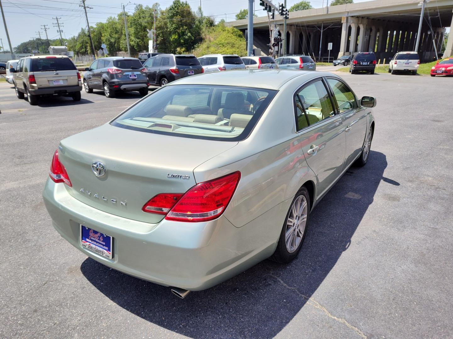 2006 Green Toyota Avalon (4T1BK36B16U) , located at 5700 Curlew Drive, Norfolk, VA, 23502, (757) 455-6330, 36.841885, -76.209412 - Photo#15