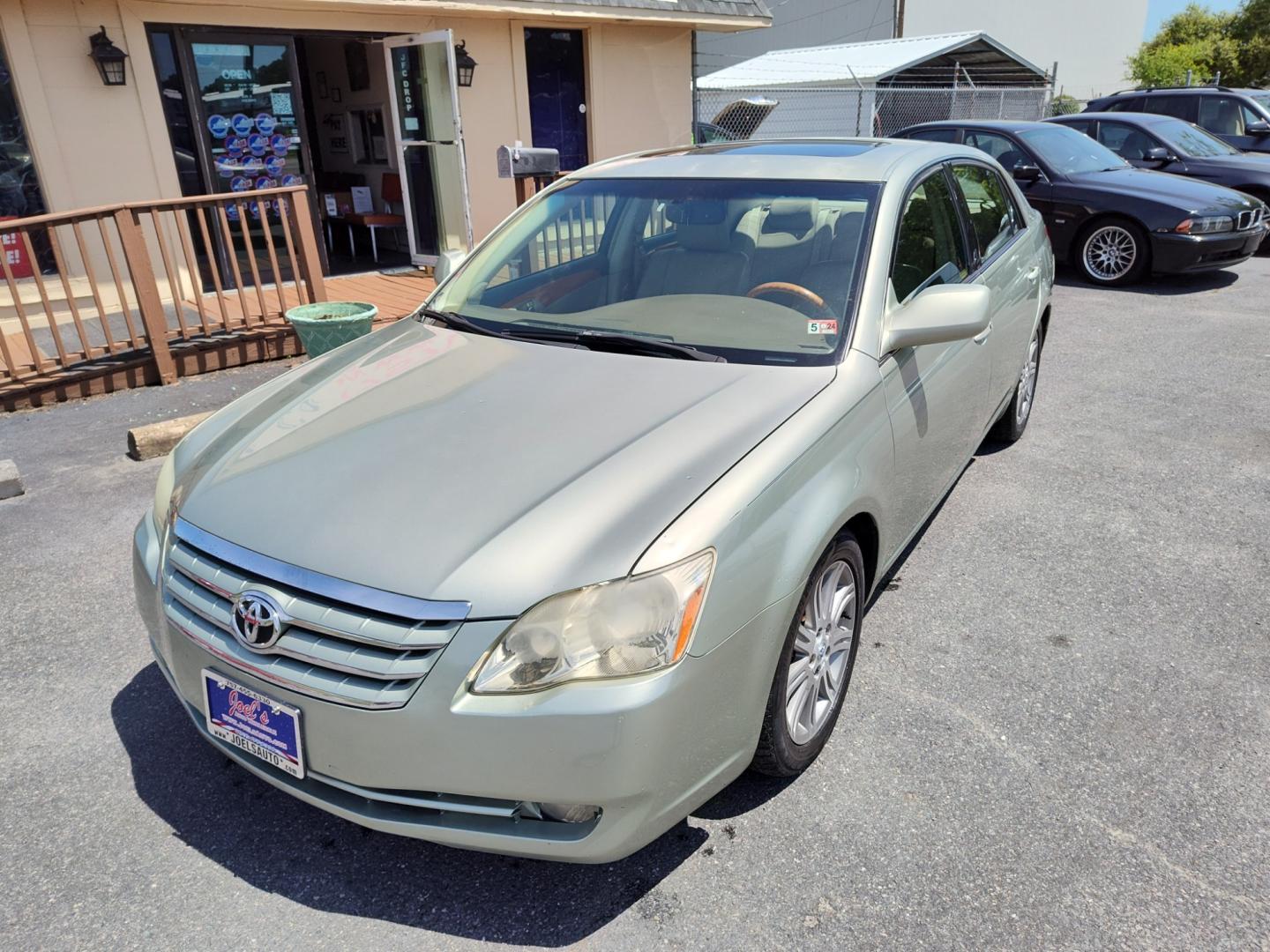 2006 Green Toyota Avalon (4T1BK36B16U) , located at 5700 Curlew Drive, Norfolk, VA, 23502, (757) 455-6330, 36.841885, -76.209412 - Photo#5