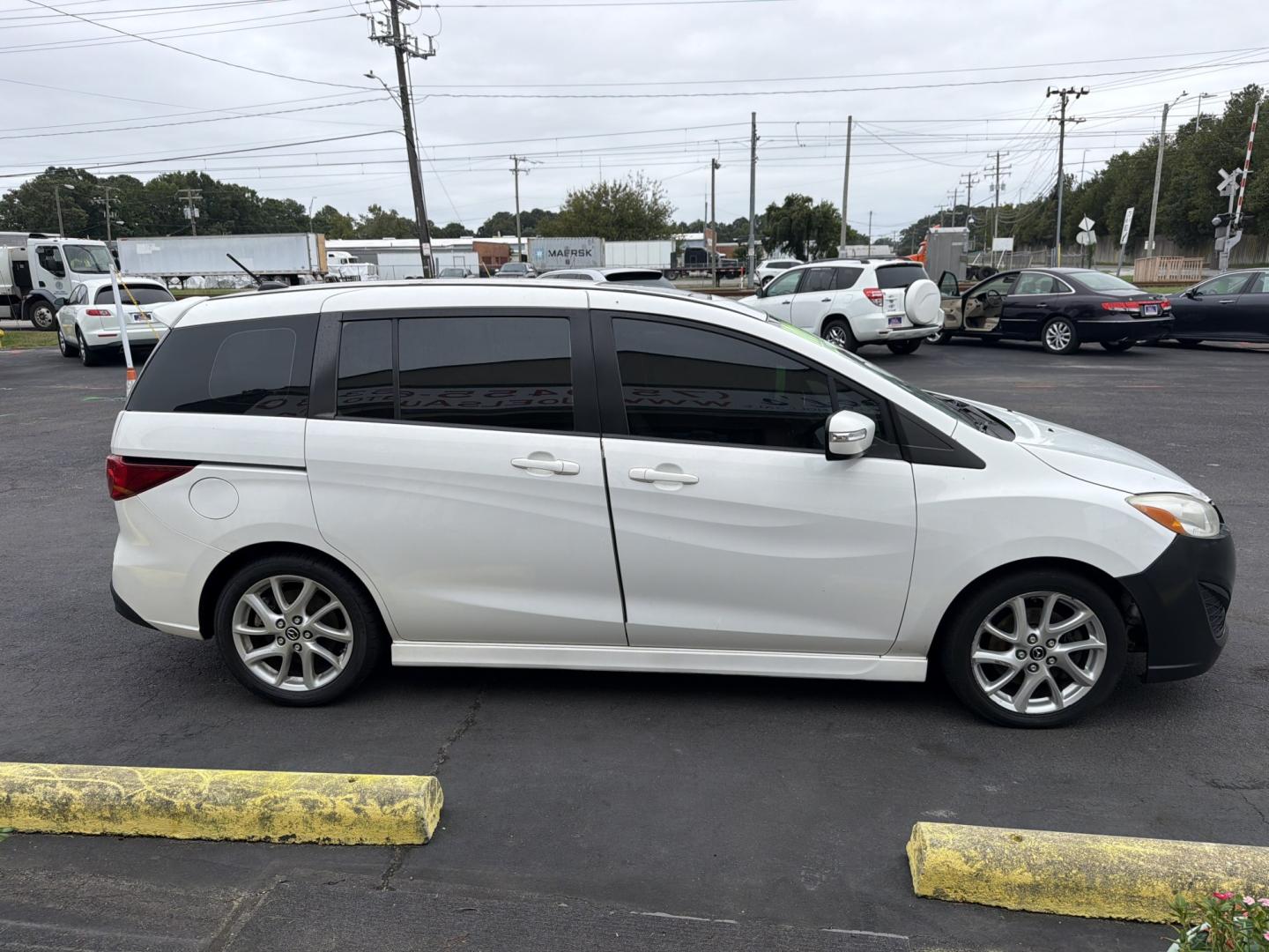 2013 white Mazda MAZDA5 (JM1CW2DLXD0) , located at 5700 Curlew Drive, Norfolk, VA, 23502, (757) 455-6330, 36.841885, -76.209412- Photo#3