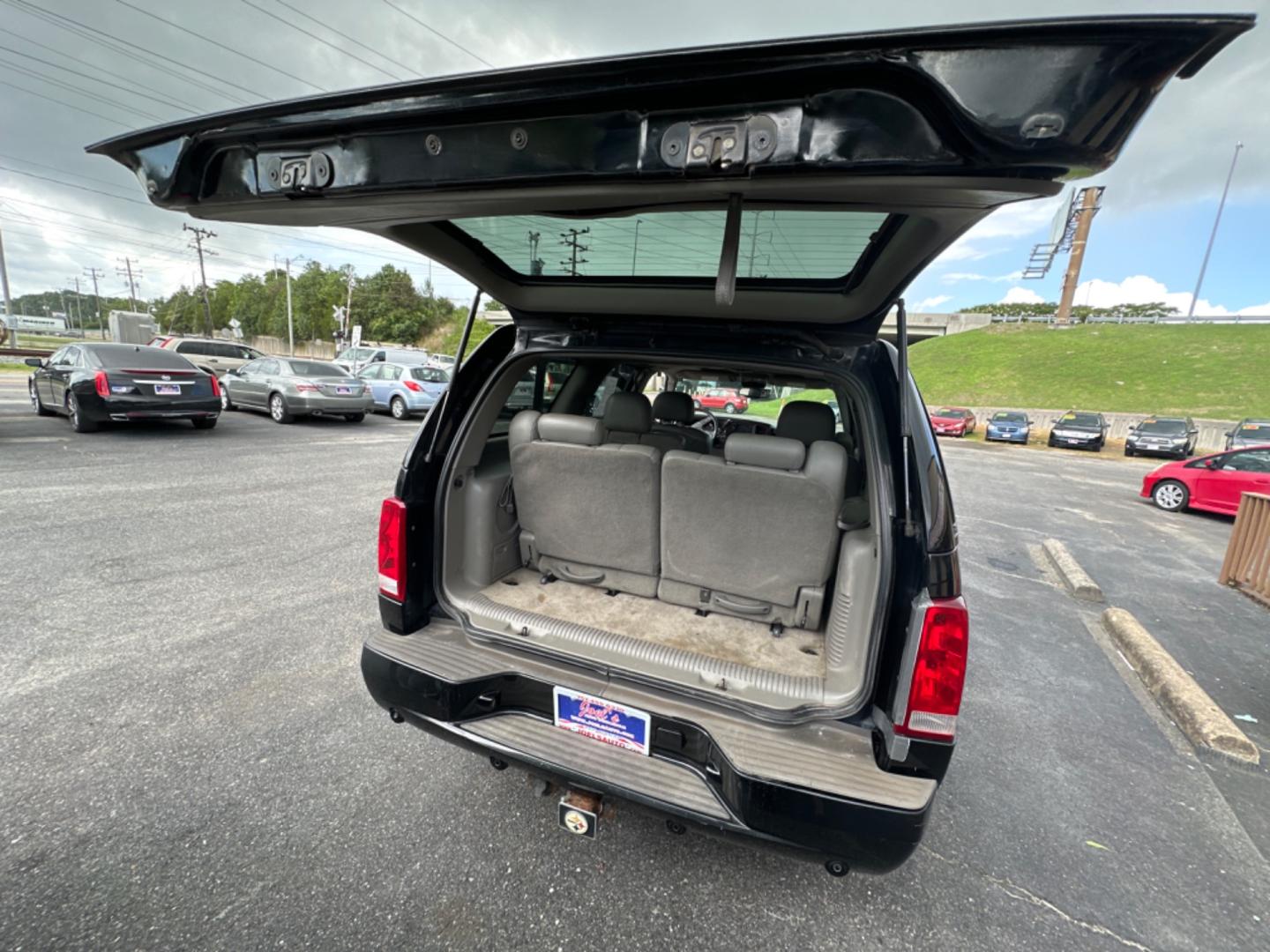 2005 Black /gray Cadillac Escalade (1GYEK63N45R) with an 6.0 LITER V8 engine, AWD transmission, located at 5700 Curlew Drive, Norfolk, VA, 23502, (757) 455-6330, 36.841885, -76.209412 - Photo#11