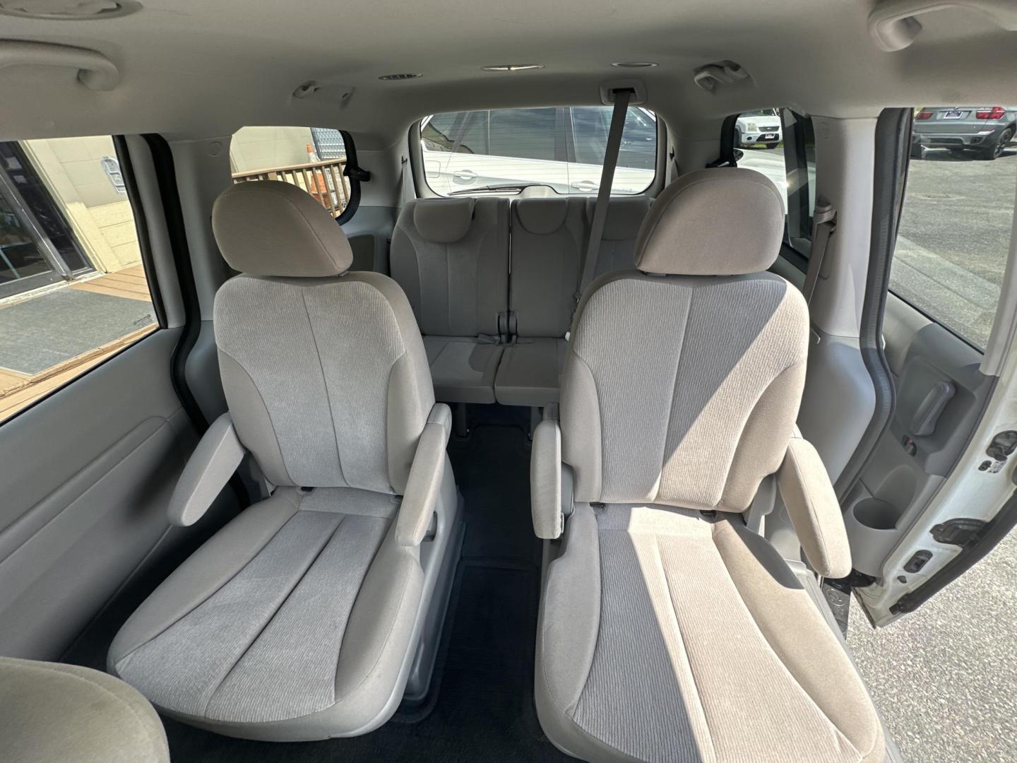 2012 WHITE Kia Sedona LX LWB (KNDMG4C77C6) with an 3.8L V6 DOHC 24V engine, 5-Speed Automatic transmission, located at 5700 Curlew Drive, Norfolk, VA, 23502, (757) 455-6330, 36.841885, -76.209412 - Photo#10