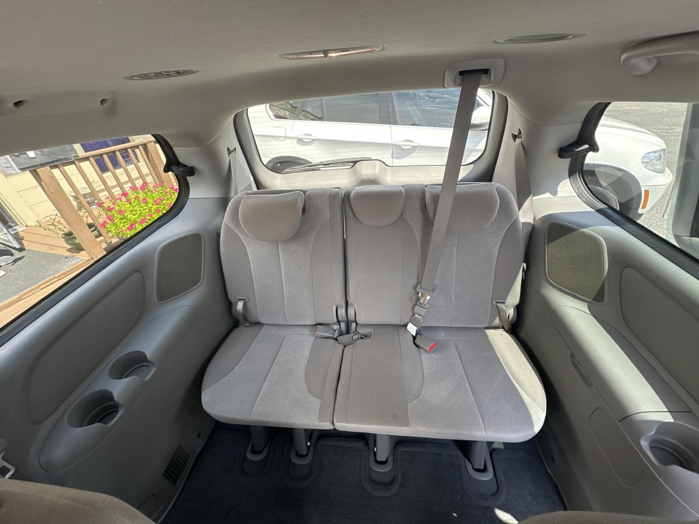 2012 WHITE Kia Sedona LX LWB (KNDMG4C77C6) with an 3.8L V6 DOHC 24V engine, 5-Speed Automatic transmission, located at 5700 Curlew Drive, Norfolk, VA, 23502, (757) 455-6330, 36.841885, -76.209412 - Photo#11