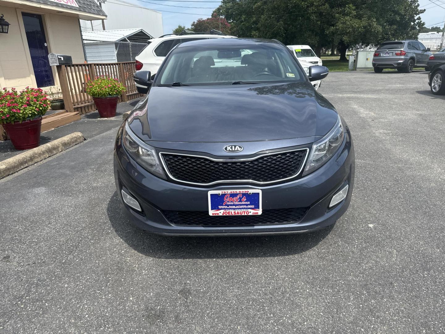 2015 Grey Kia Optima EX (5XXGN4A72FG) with an 2.4L L4 DOHC 16V engine, 6-Speed Automatic transmission, located at 5700 Curlew Drive, Norfolk, VA, 23502, (757) 455-6330, 36.841885, -76.209412 - Photo#6